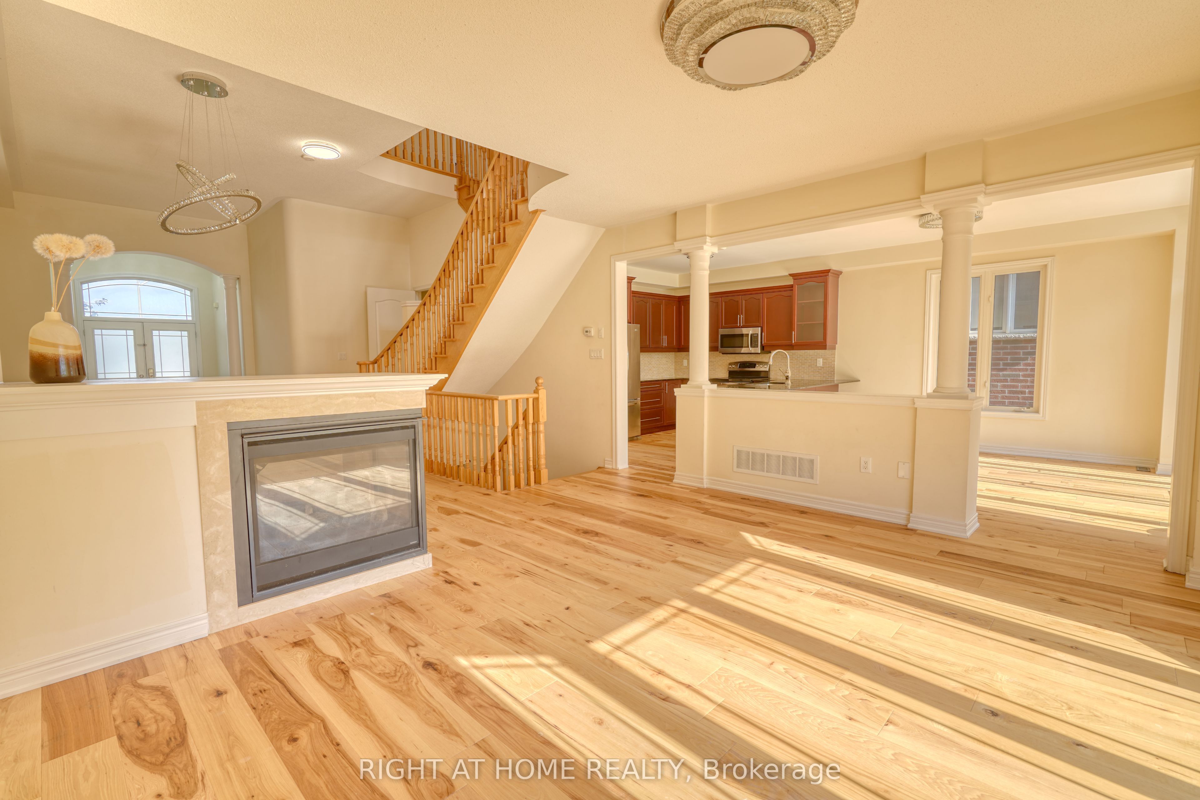171 Maurier Boulevard Property Photo 9