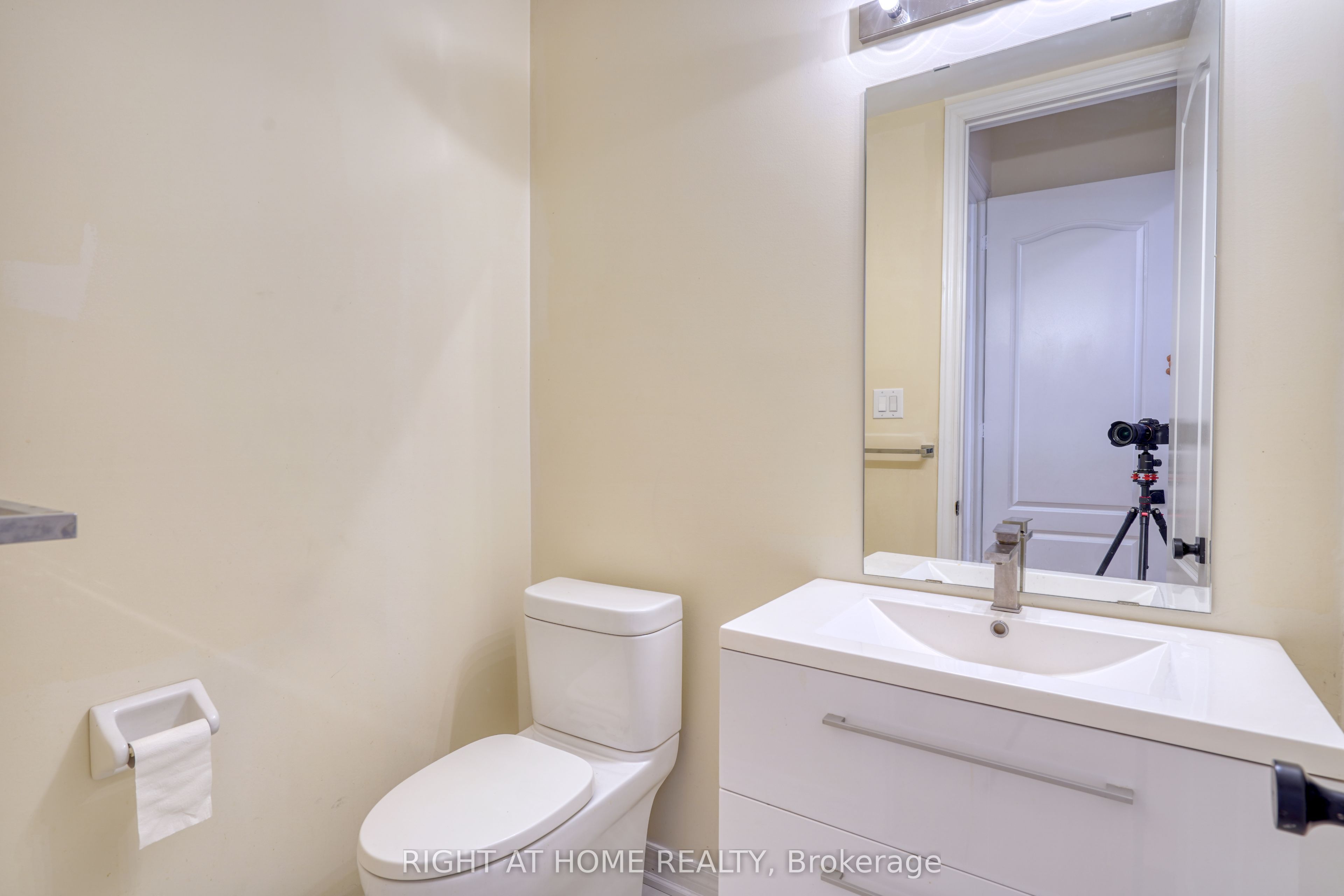 171 Maurier Boulevard Property Photo 17