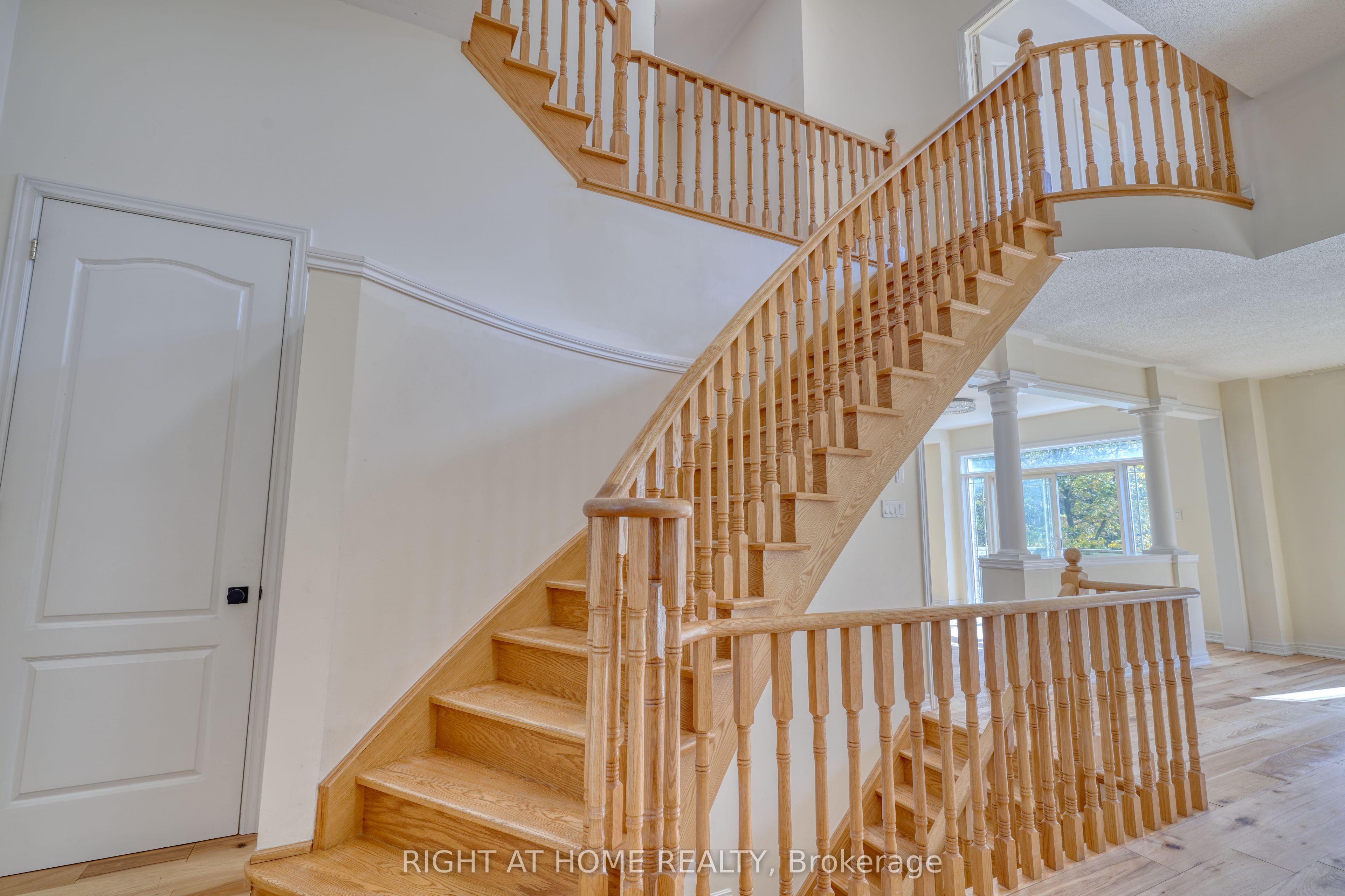 171 Maurier Boulevard Property Photo 19