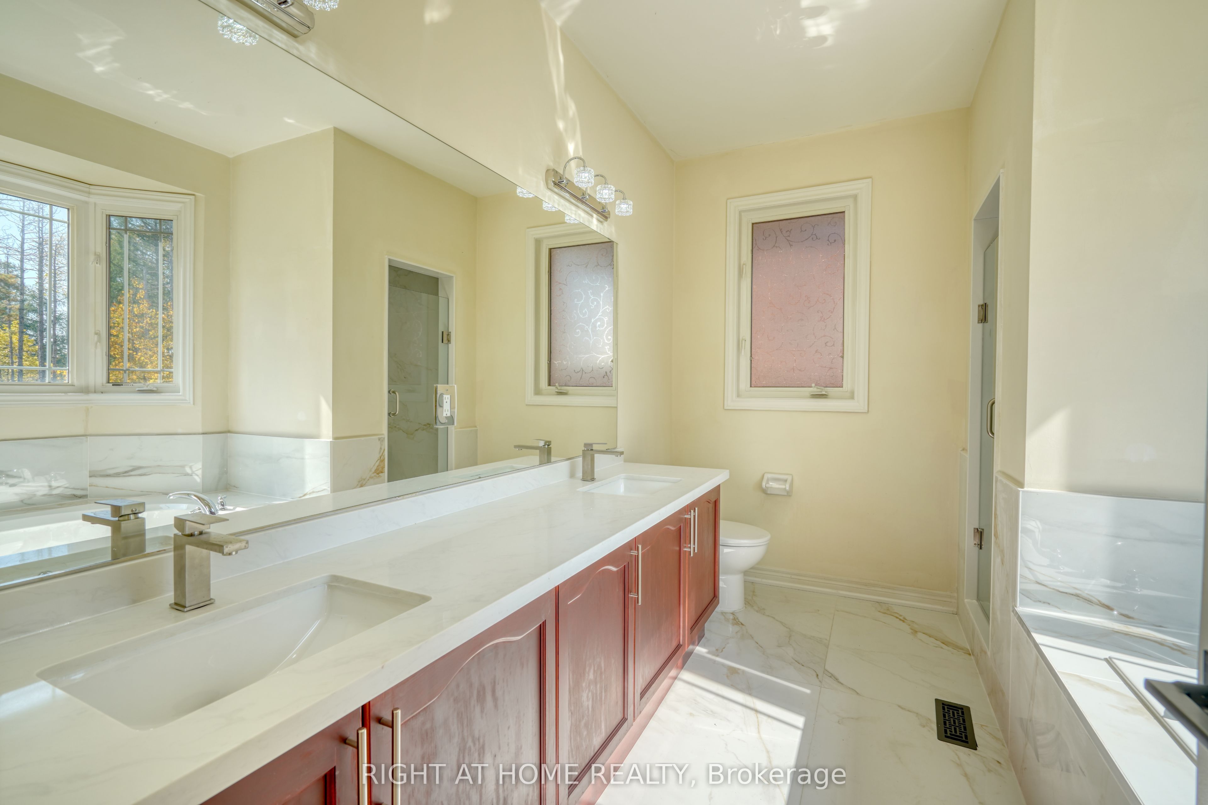 171 Maurier Boulevard Property Photo 23