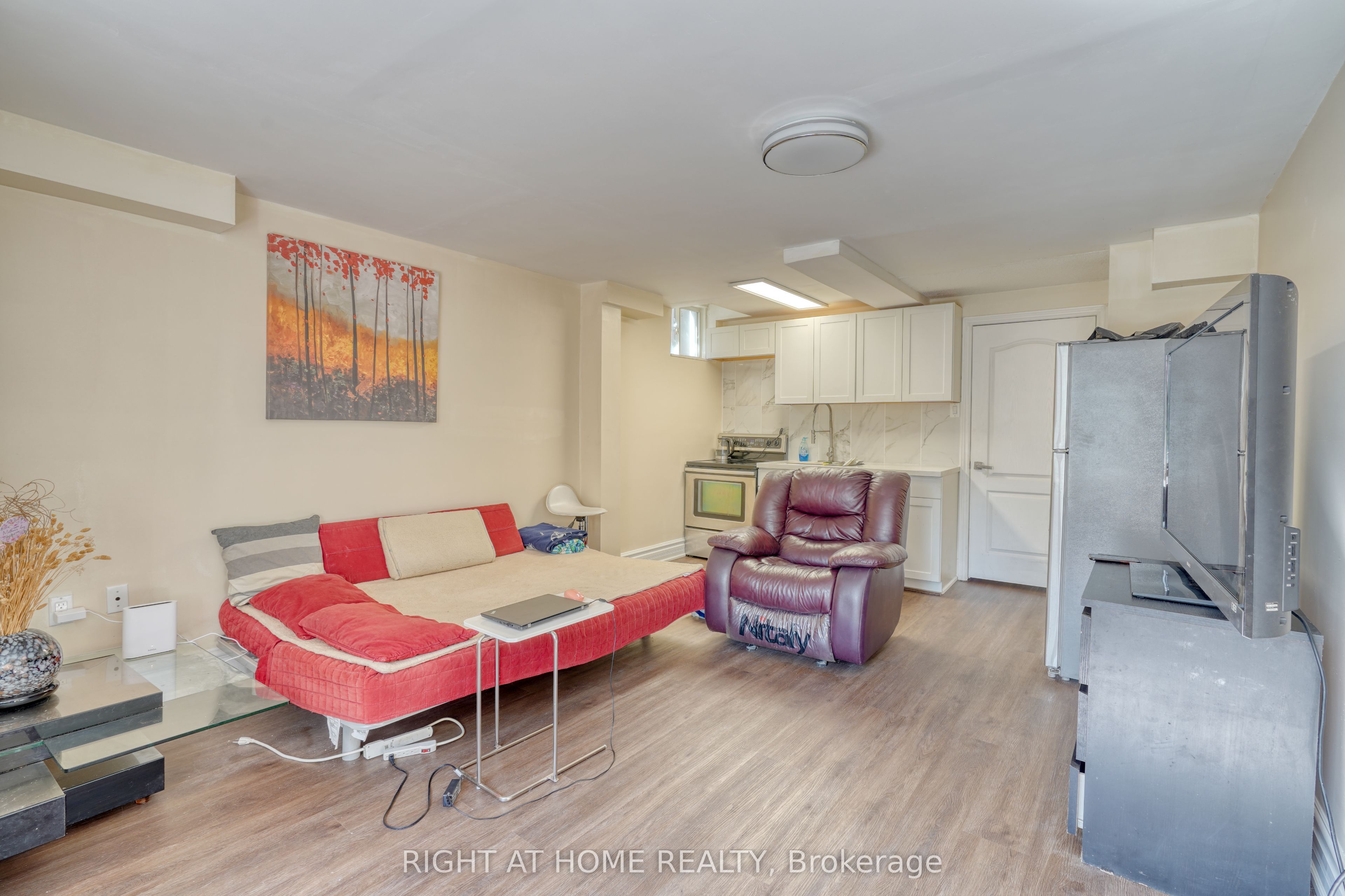 171 Maurier Boulevard Property Photo 37