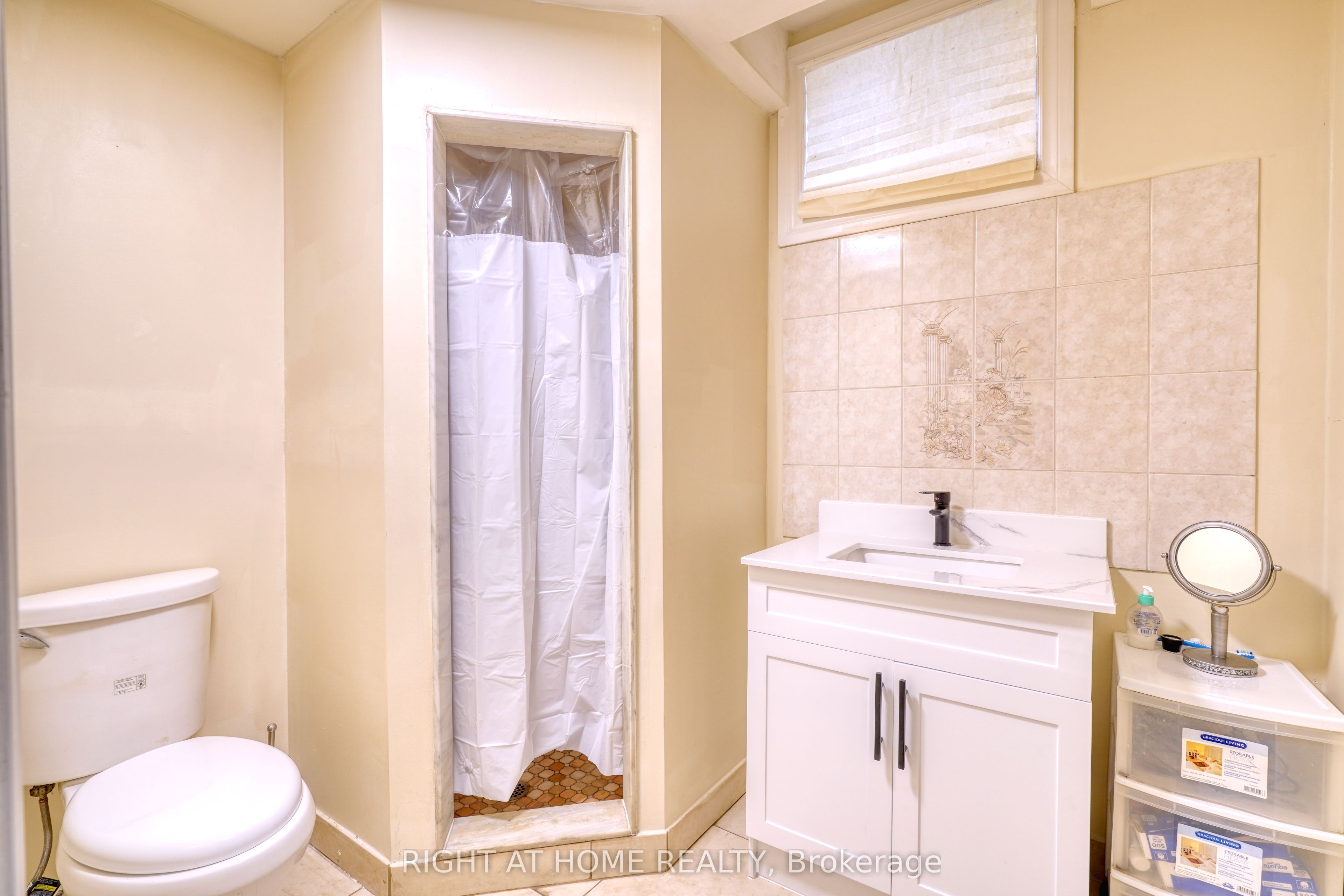 171 Maurier Boulevard Property Photo 39