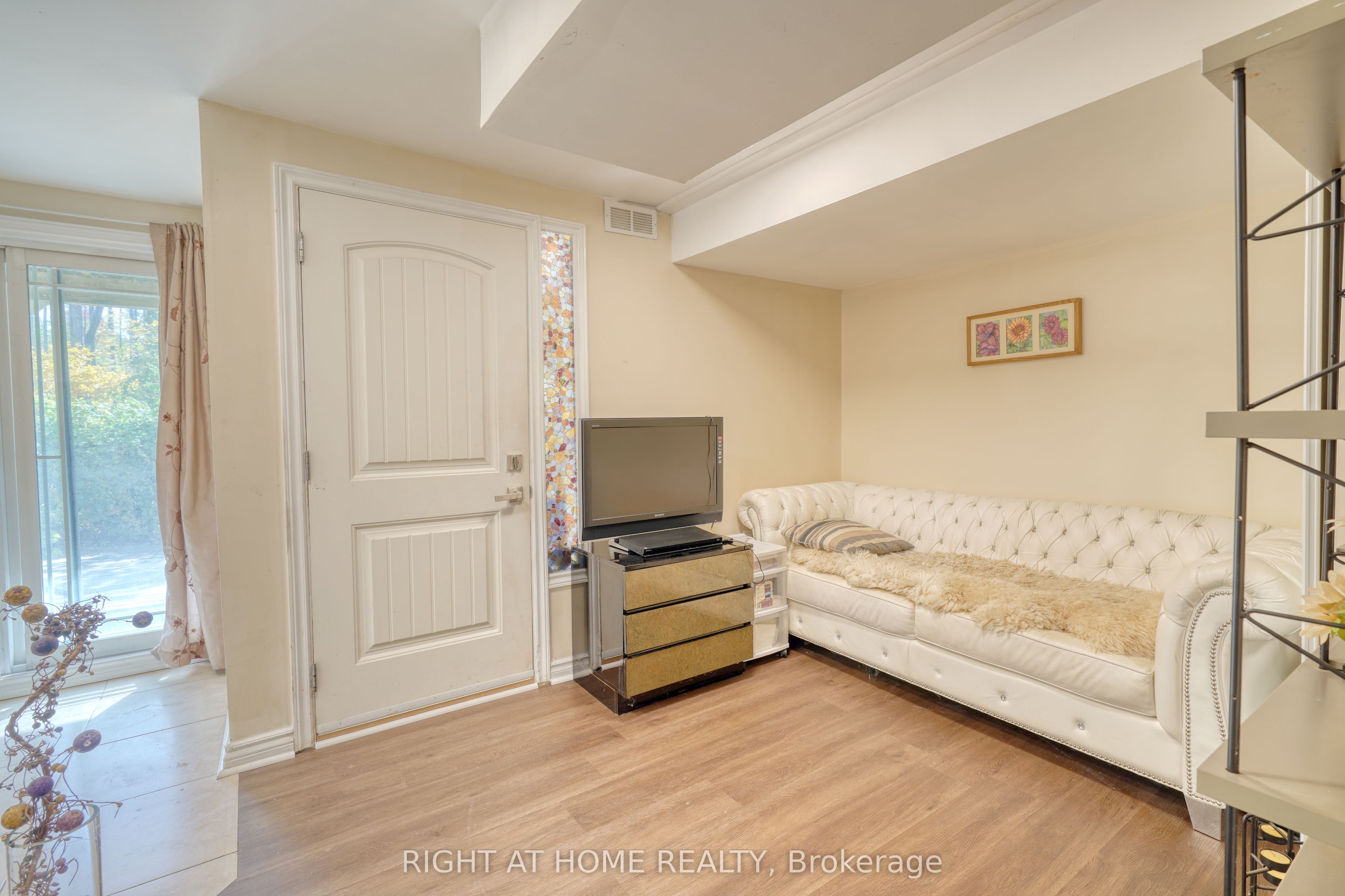 171 Maurier Boulevard Property Photo 42