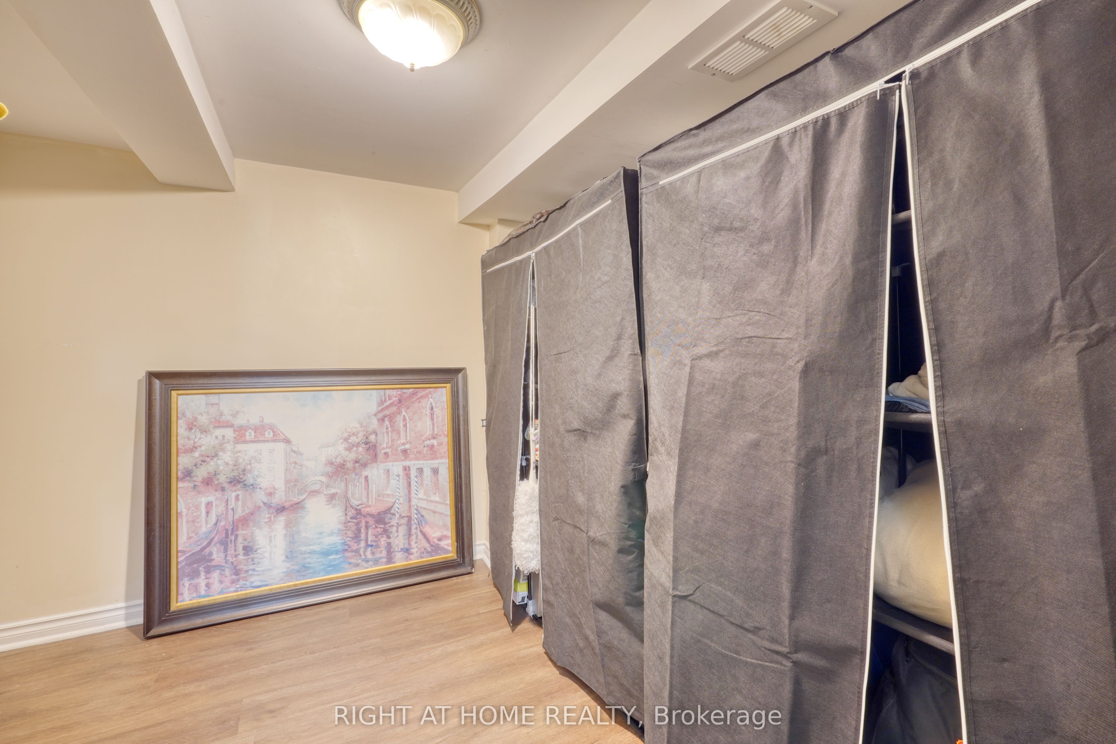 171 Maurier Boulevard Property Photo 46