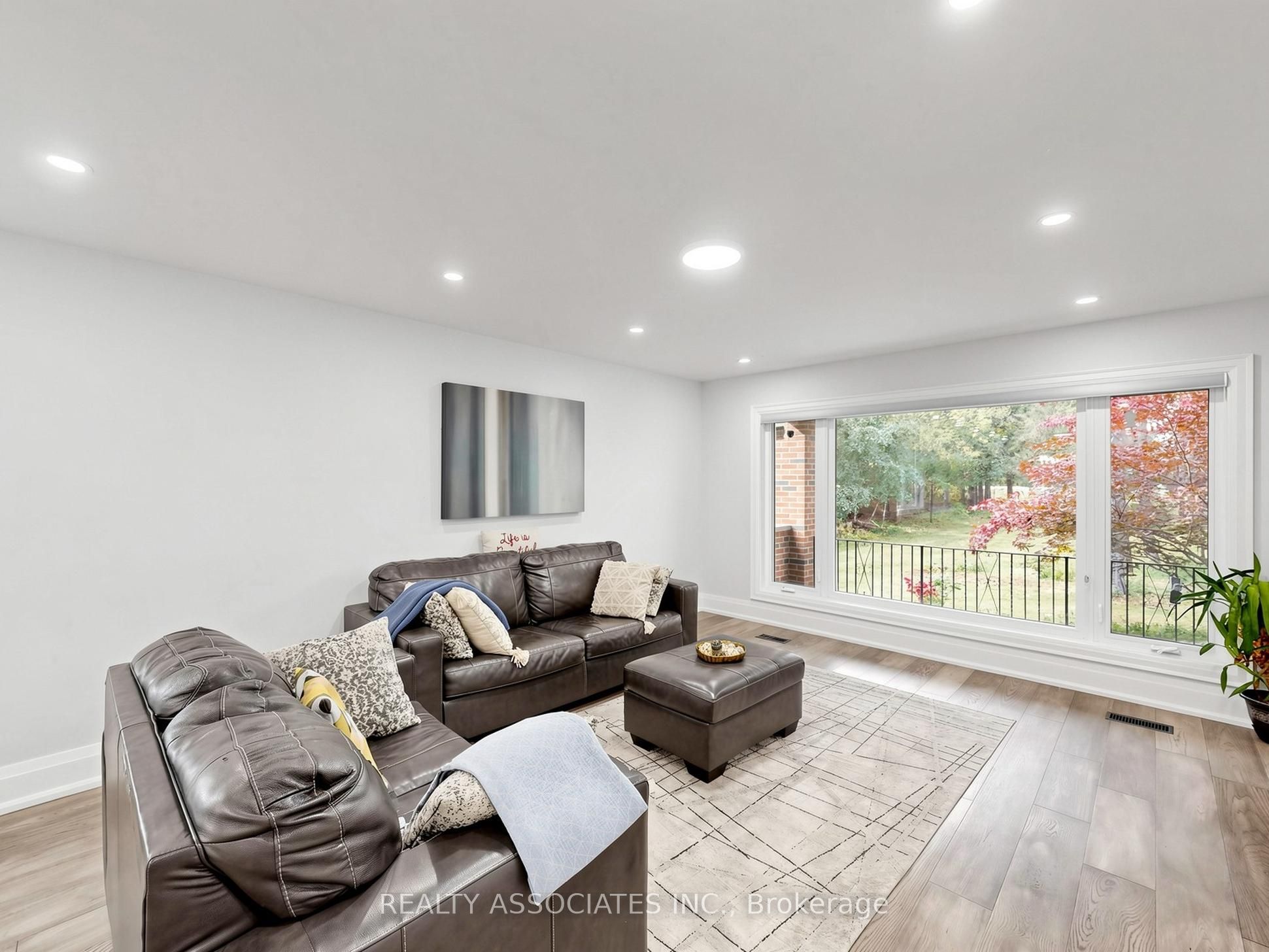 16671 48 Highway Property Photo 8
