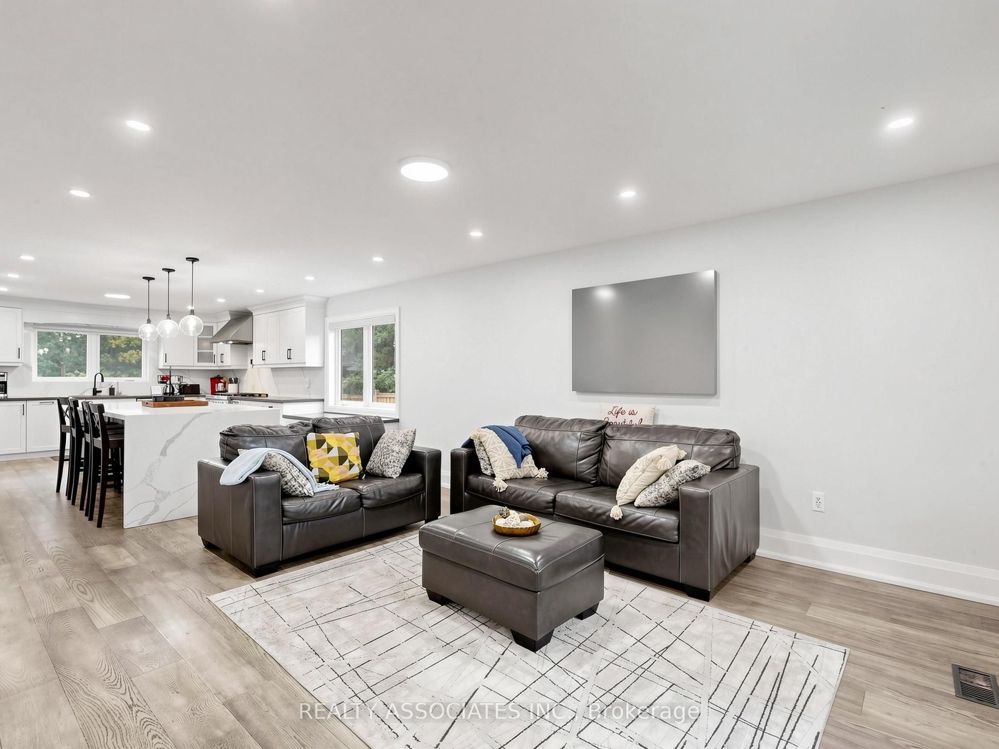 16671 48 Highway Property Photo 9