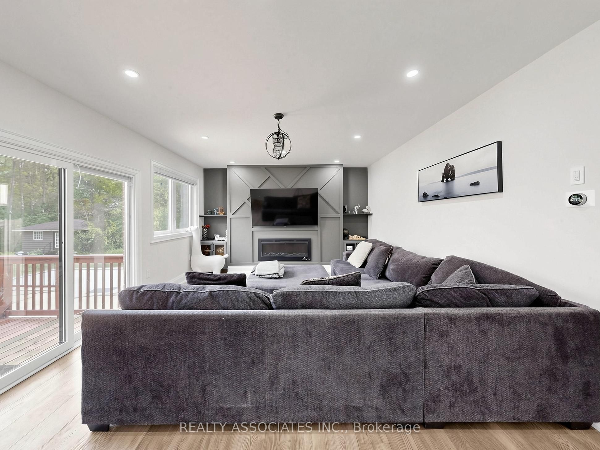 16671 48 Highway Property Photo 12