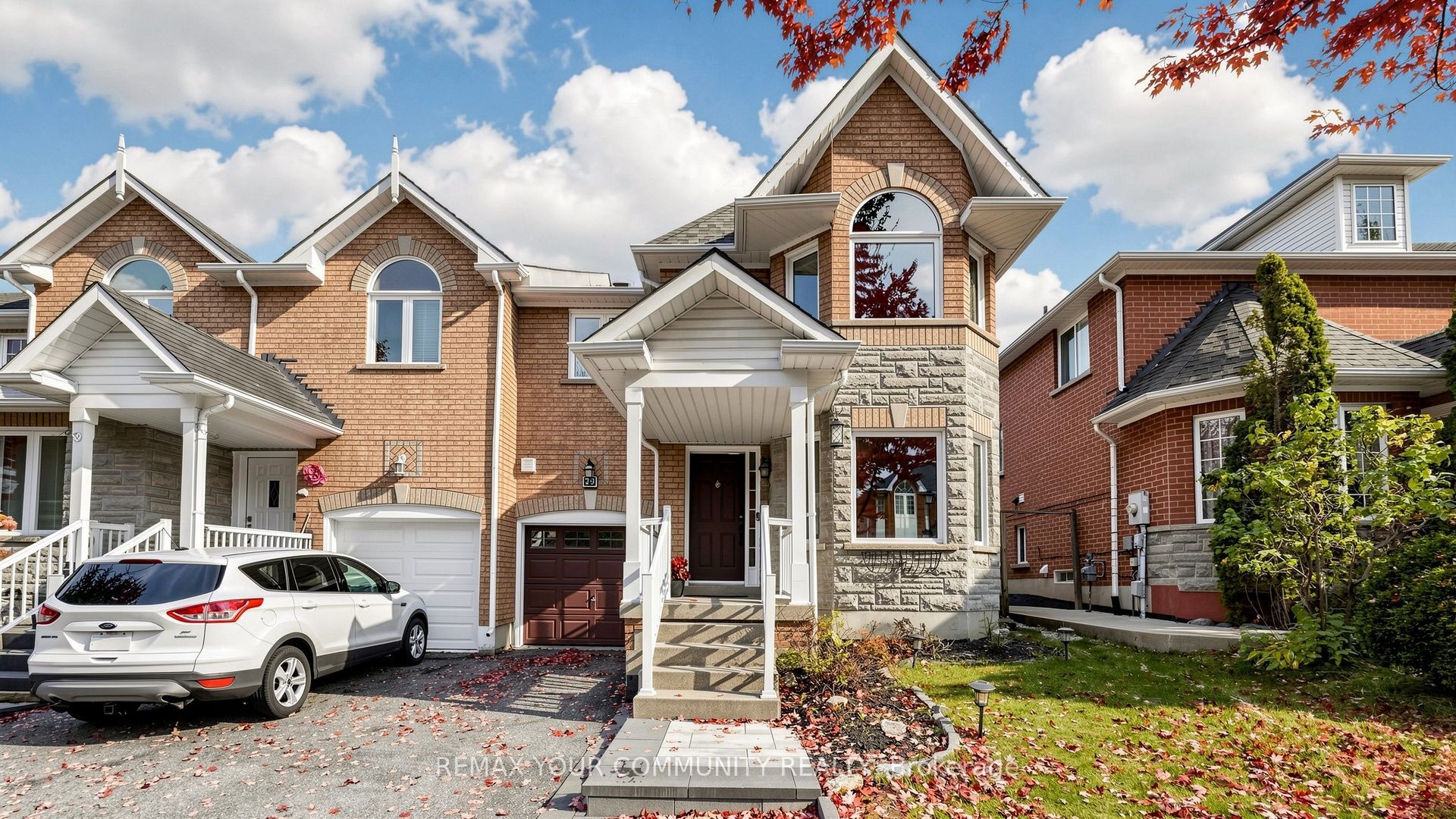79 Red River Crescent Property Photo 1