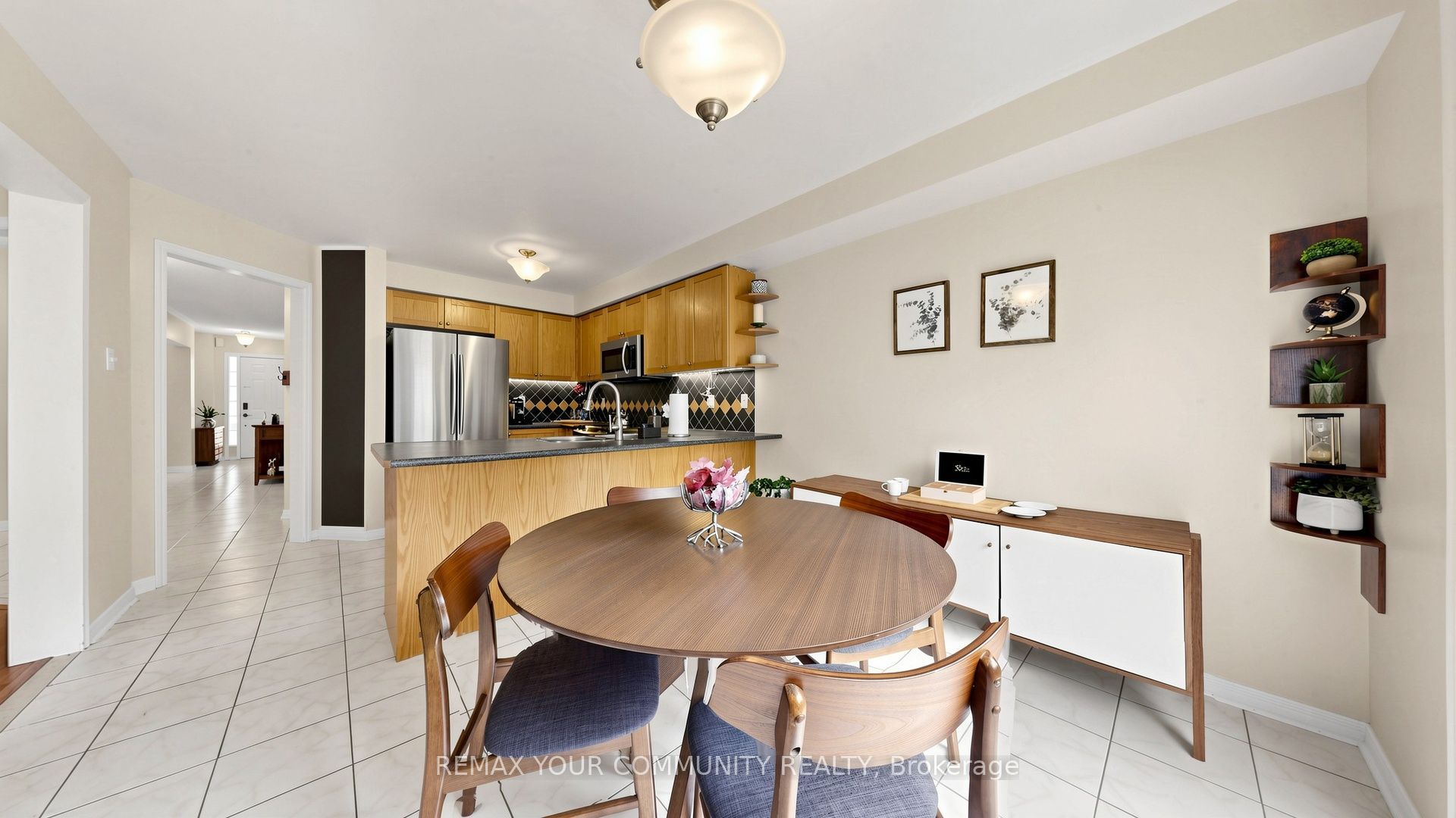 79 Red River Crescent Property Photo 17