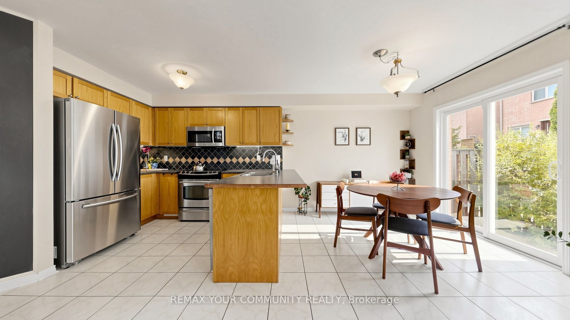 79 Red River Crescent Property Photo 19