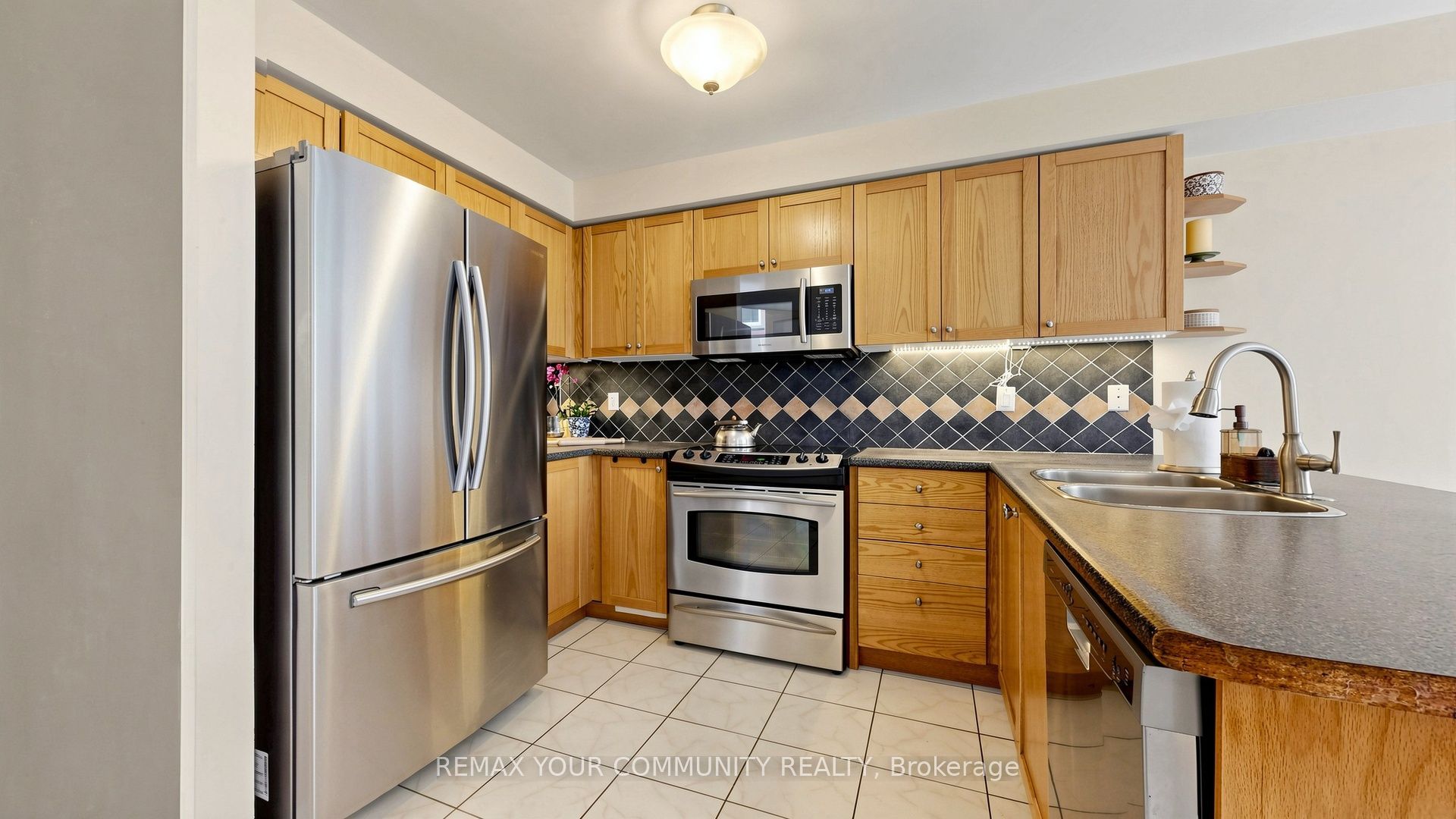 79 Red River Crescent Property Photo 20