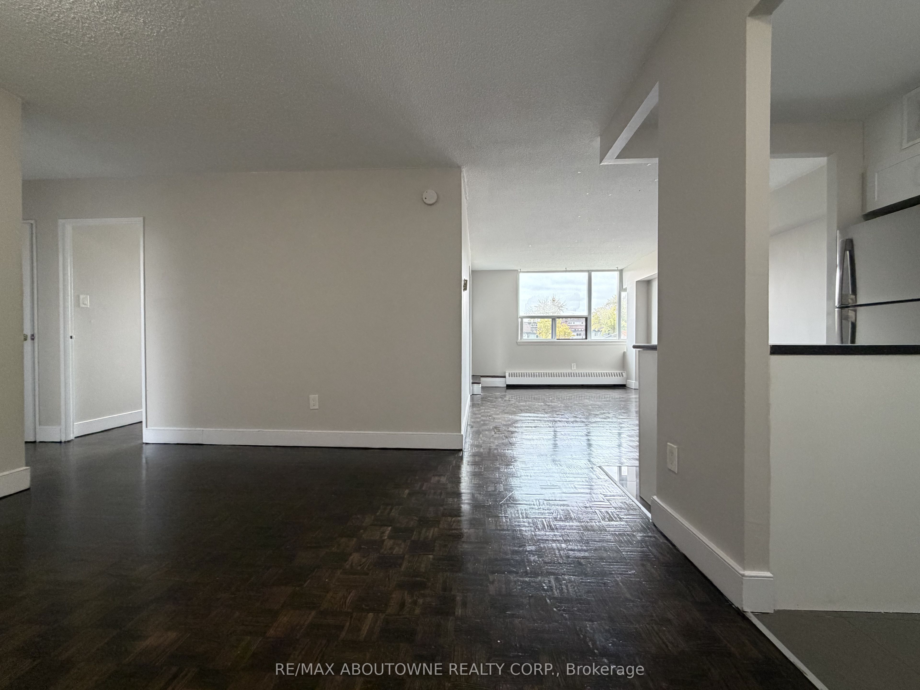 145 Wellington Street W 212 Property Photo 2