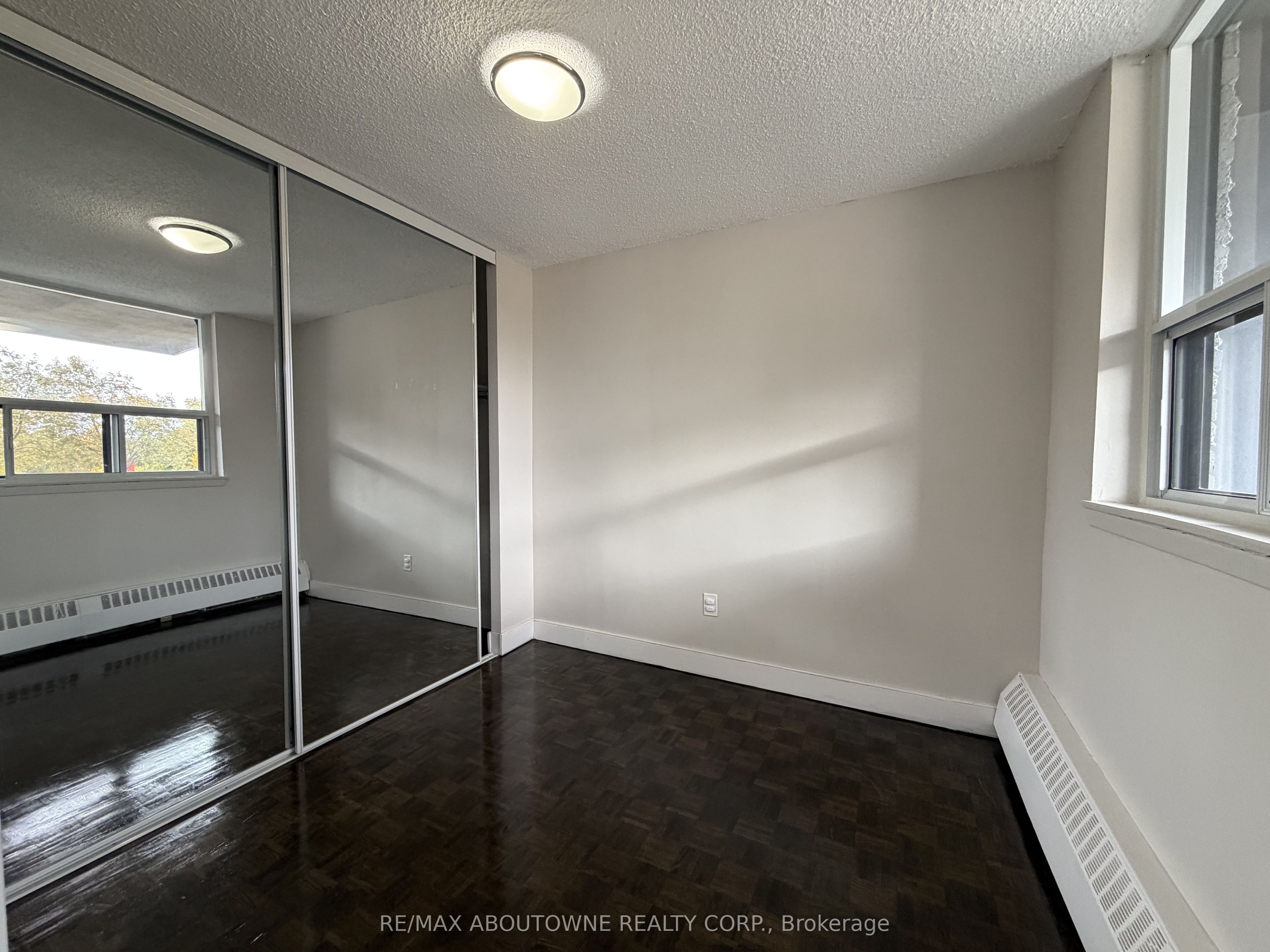 145 Wellington Street W 212 Property Photo 4