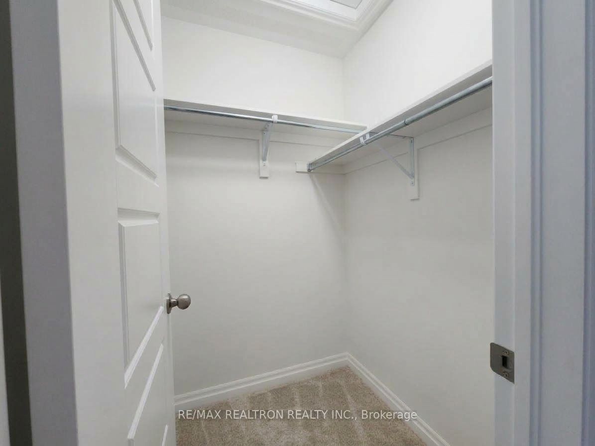 340 Capella Street Property Photo 20
