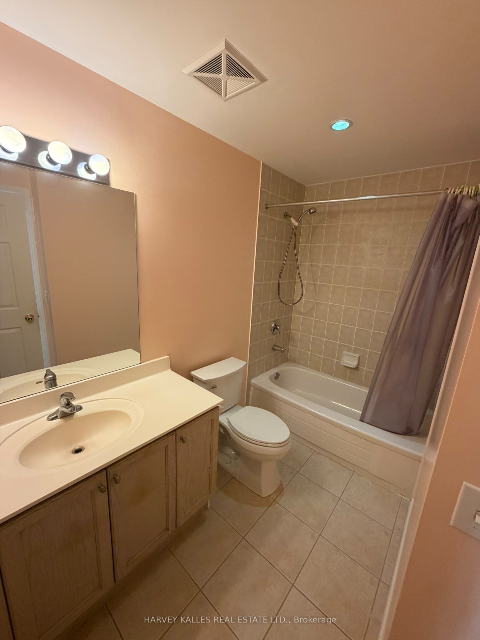 1 Maison Parc Court 704 Property Photo 9