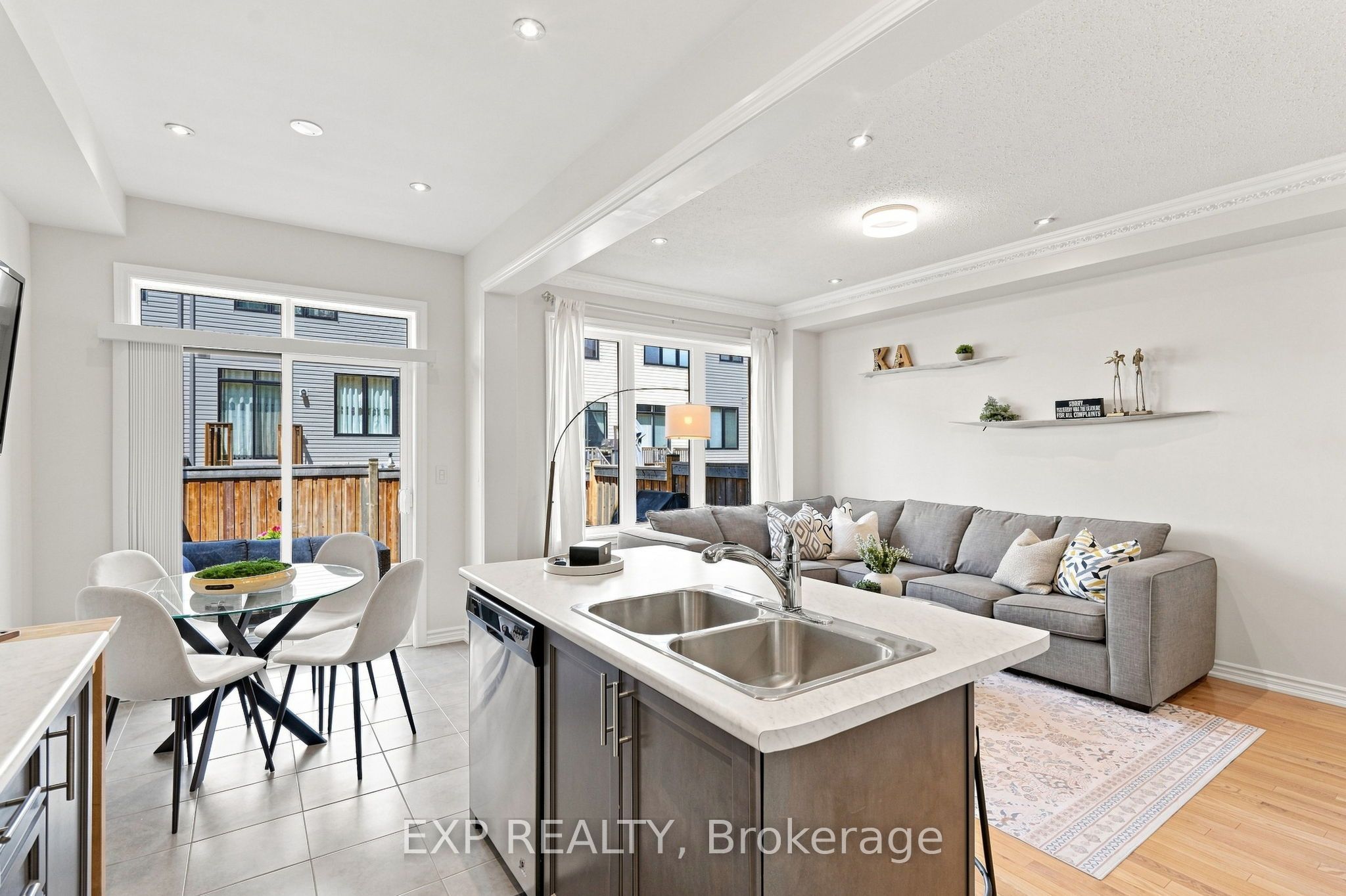 128 Chessington Avenue Property Photo 4