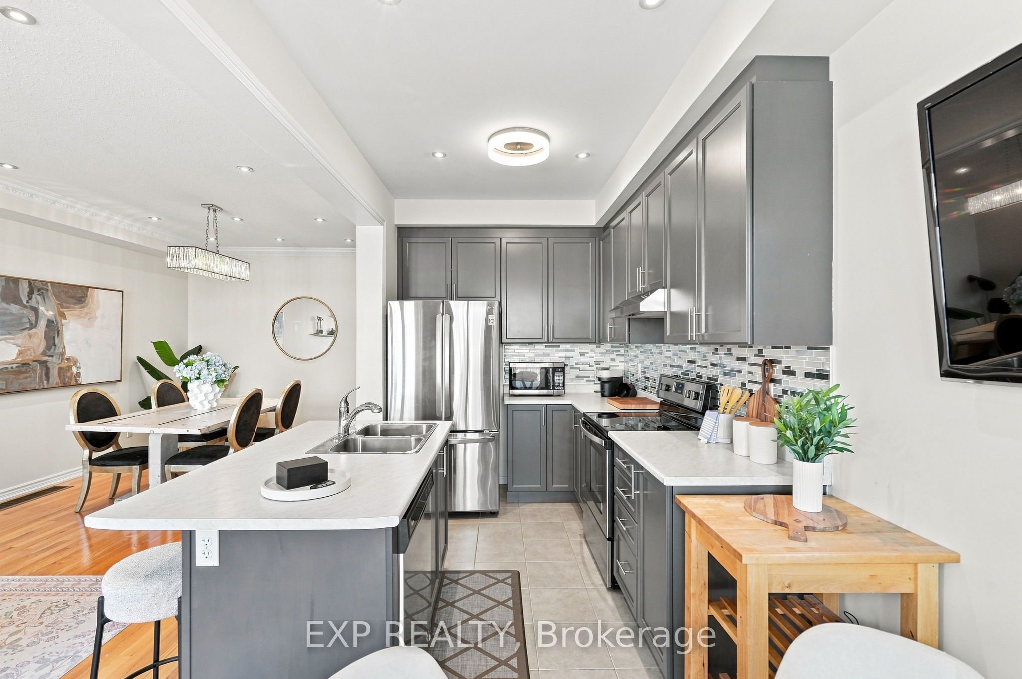 128 Chessington Avenue Property Photo 6