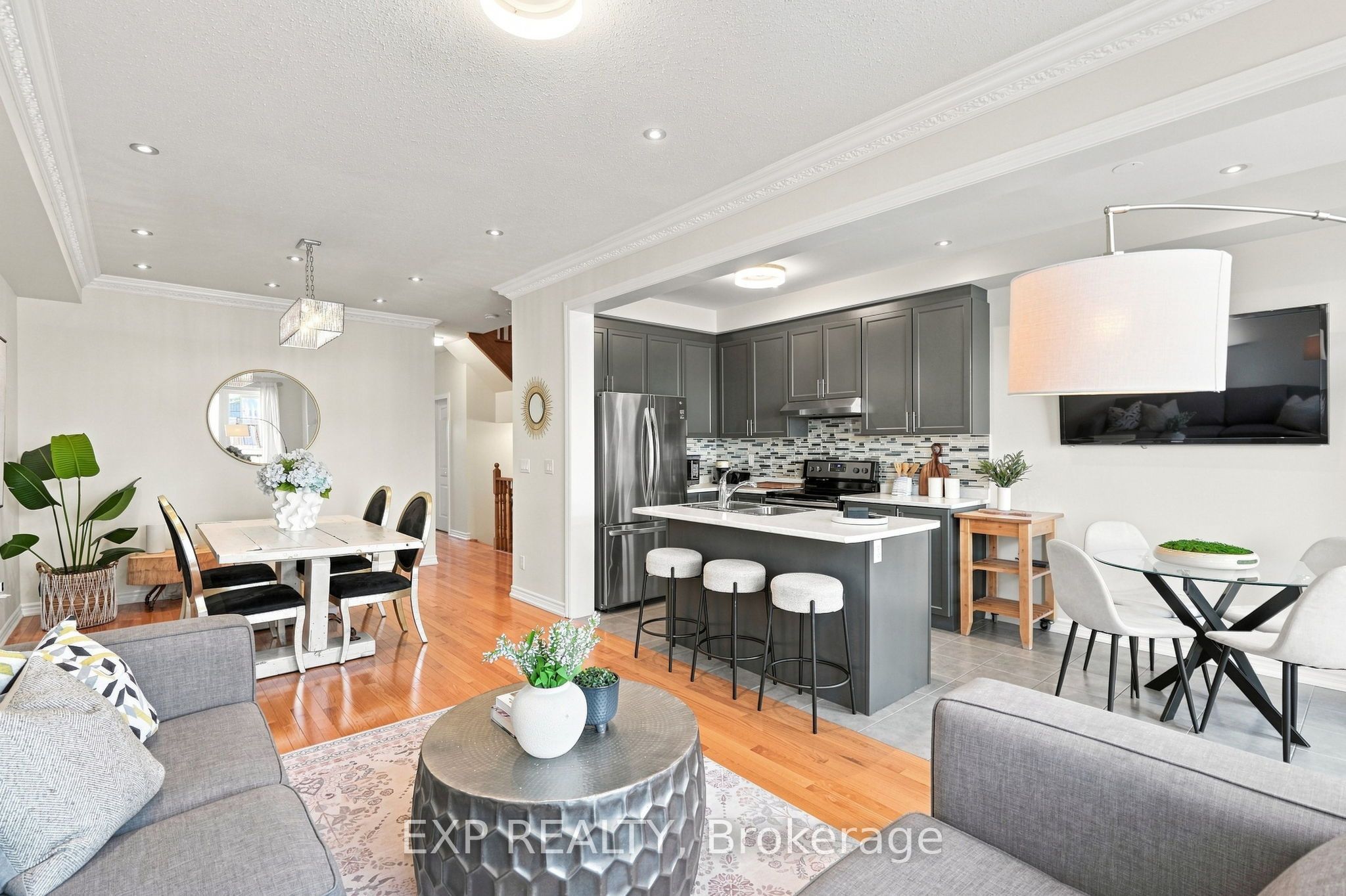128 Chessington Avenue Property Photo 9