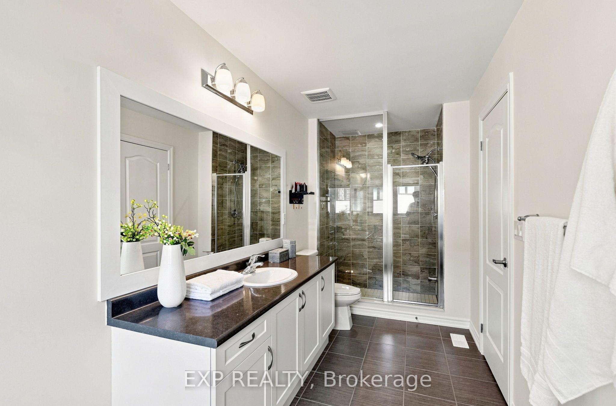 128 Chessington Avenue Property Photo 26