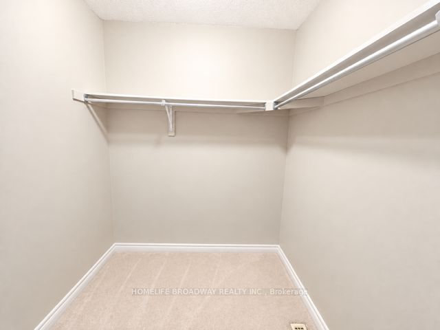 9133 Bayview Avenue Th16 Property Photo 10