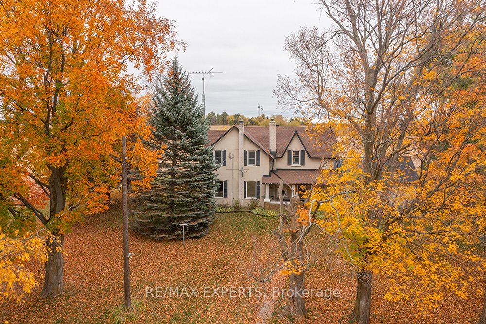 5329 15th Line Property Photo 2