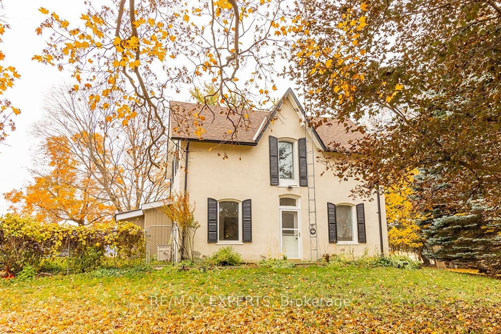 5329 15th Line Property Photo 3