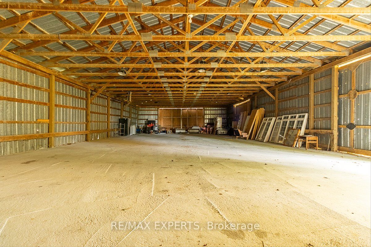 5329 15th Line Property Photo 14
