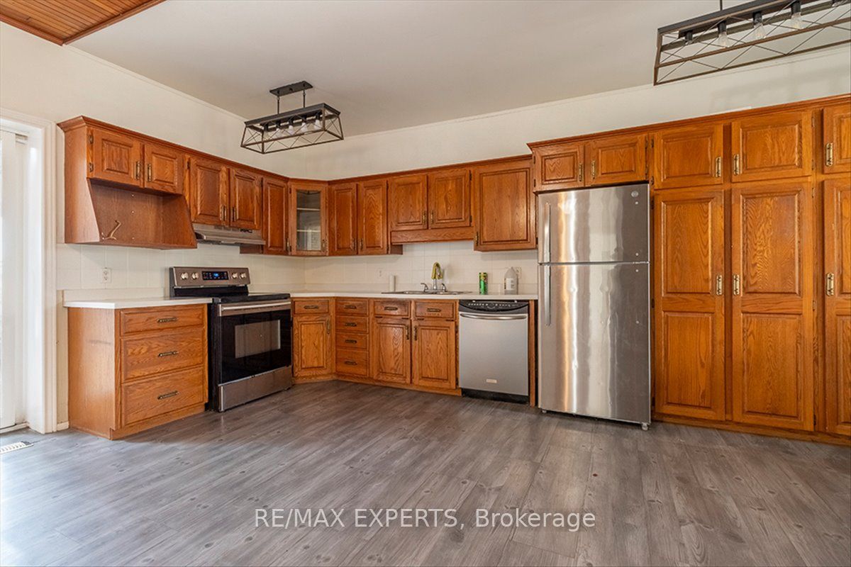 5329 15th Line Property Photo 22