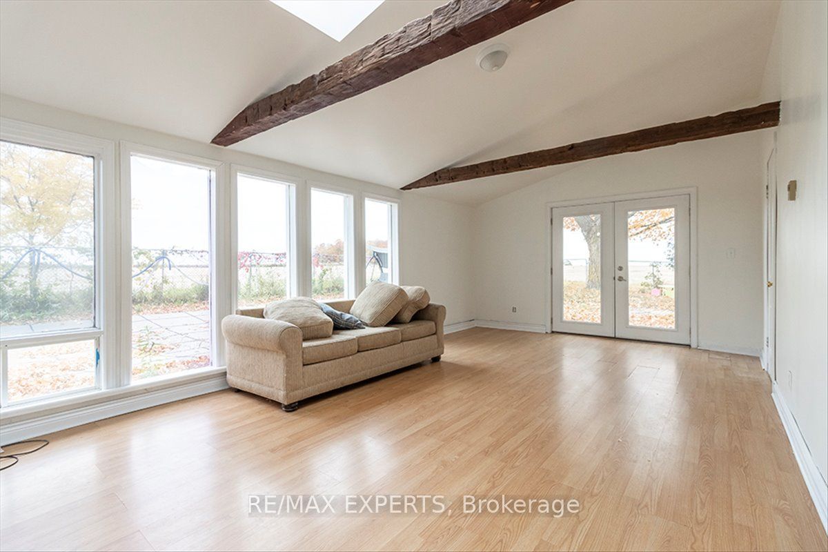 5329 15th Line Property Photo 23