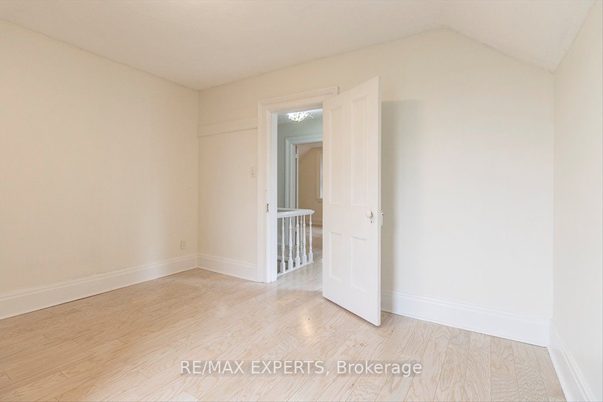 5329 15th Line Property Photo 35
