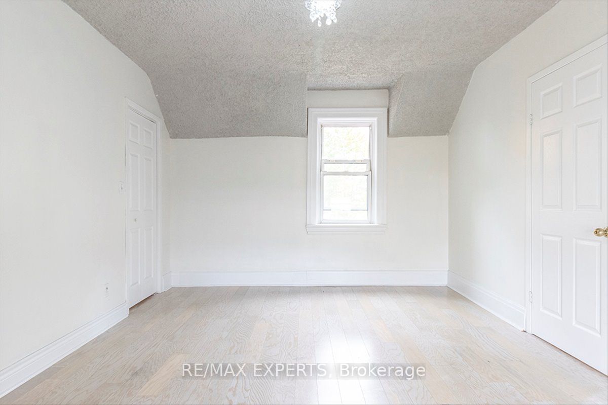 5329 15th Line Property Photo 40