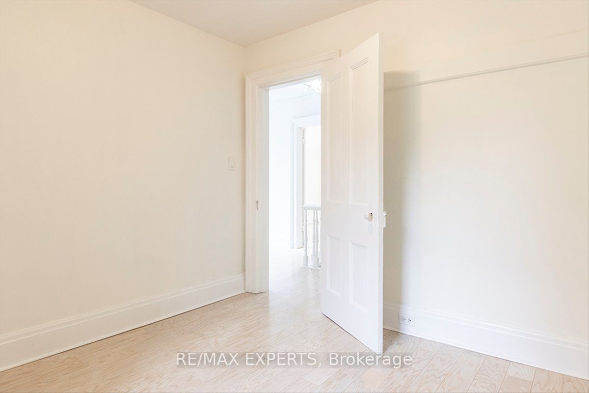 5329 15th Line Property Photo 42