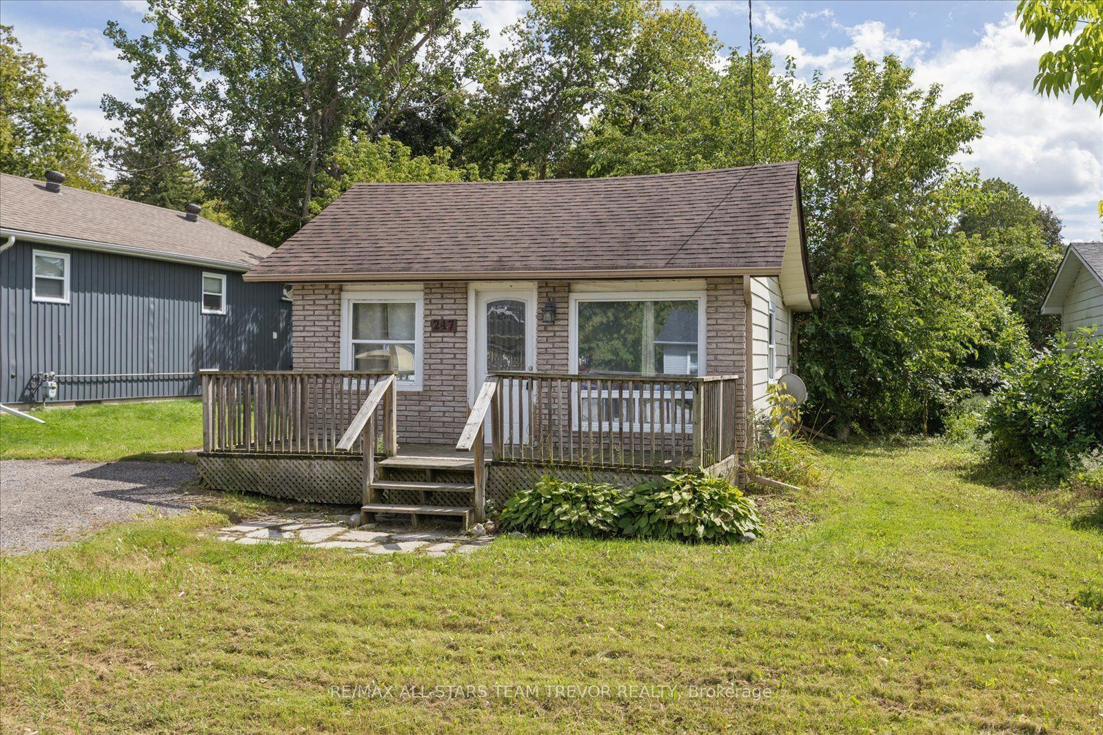 247 Parkway Avenue Property Photo 2