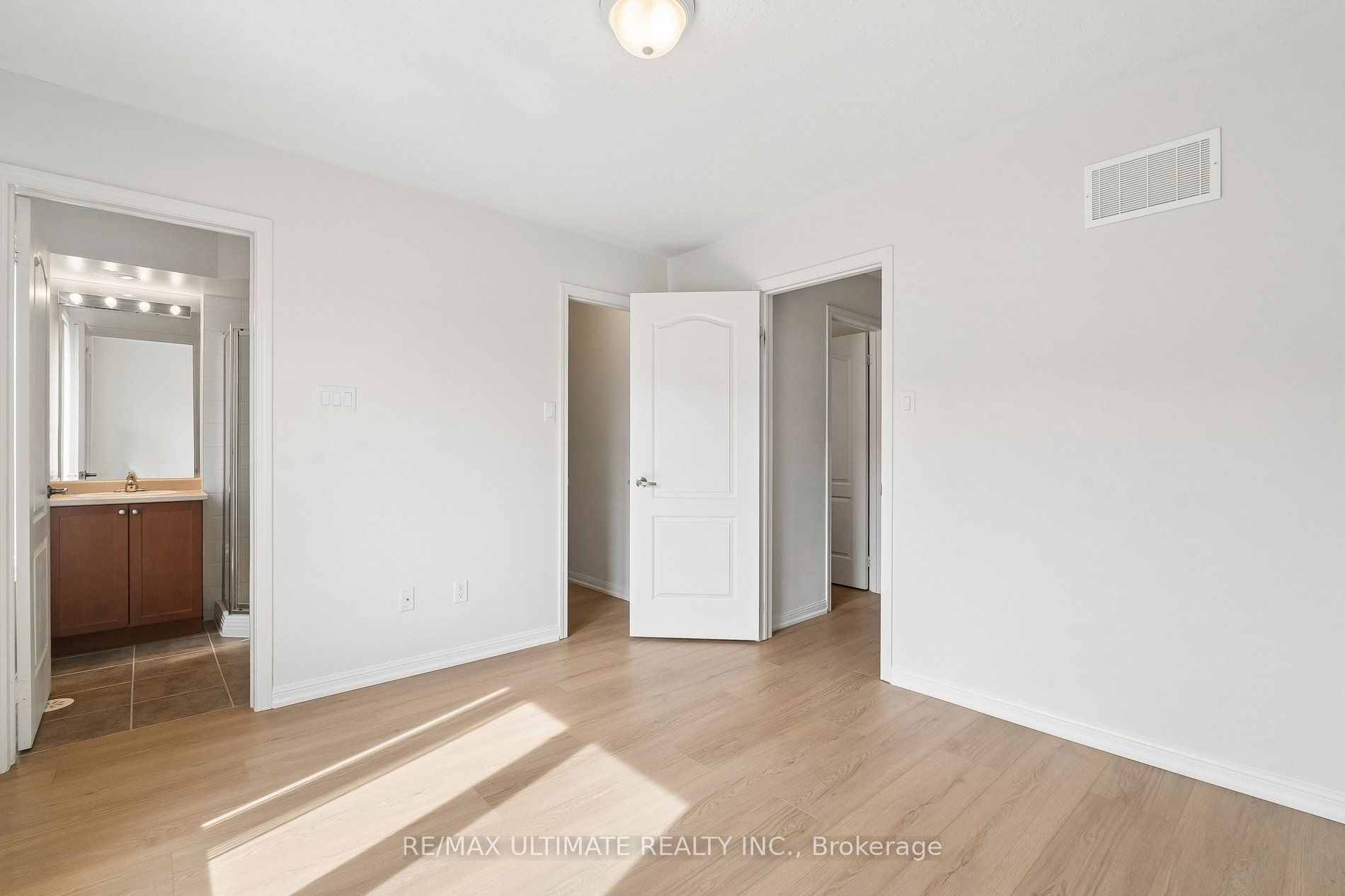 26 Walter Dove Court Property Photo 13