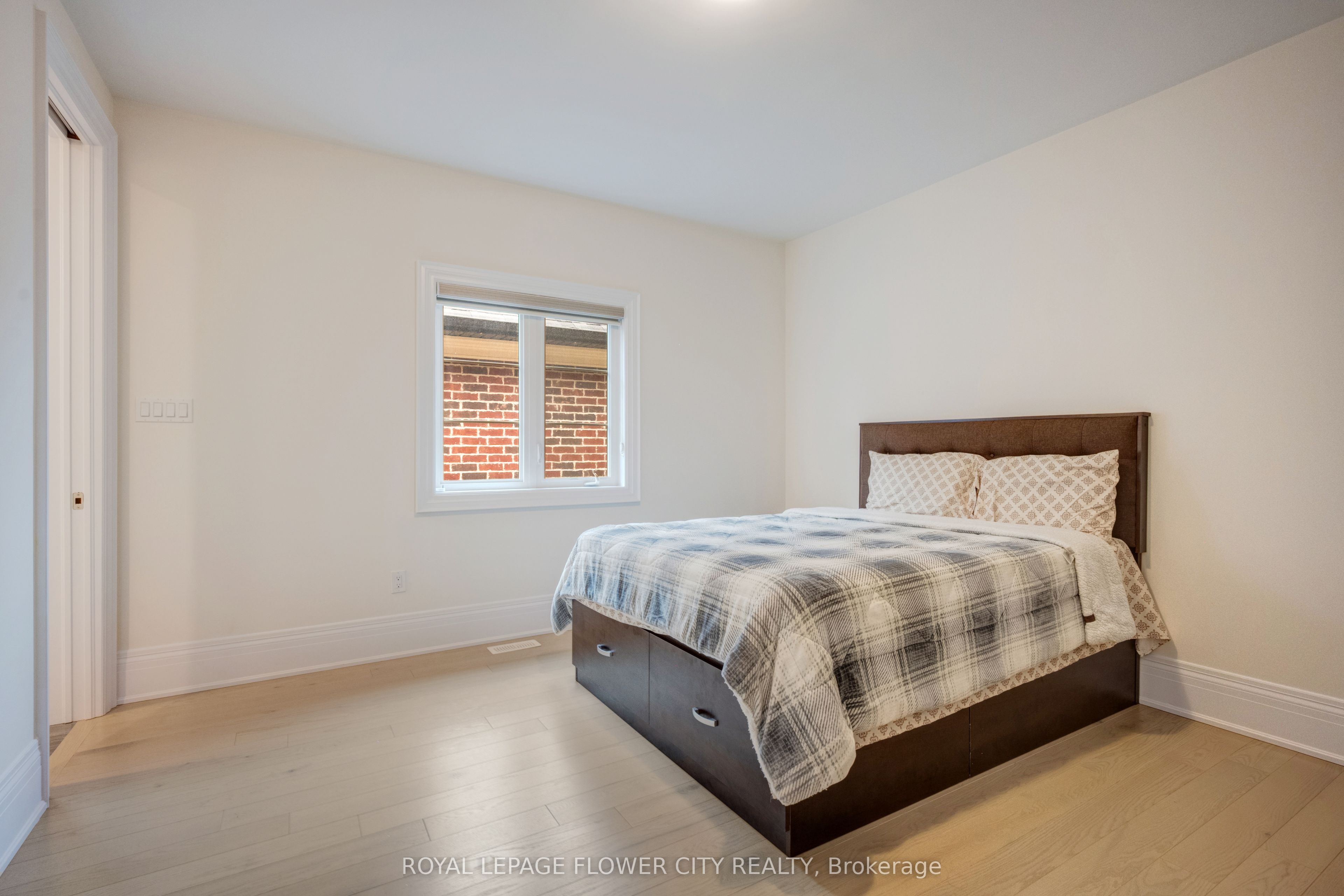20 Seraville Street Property Photo 36
