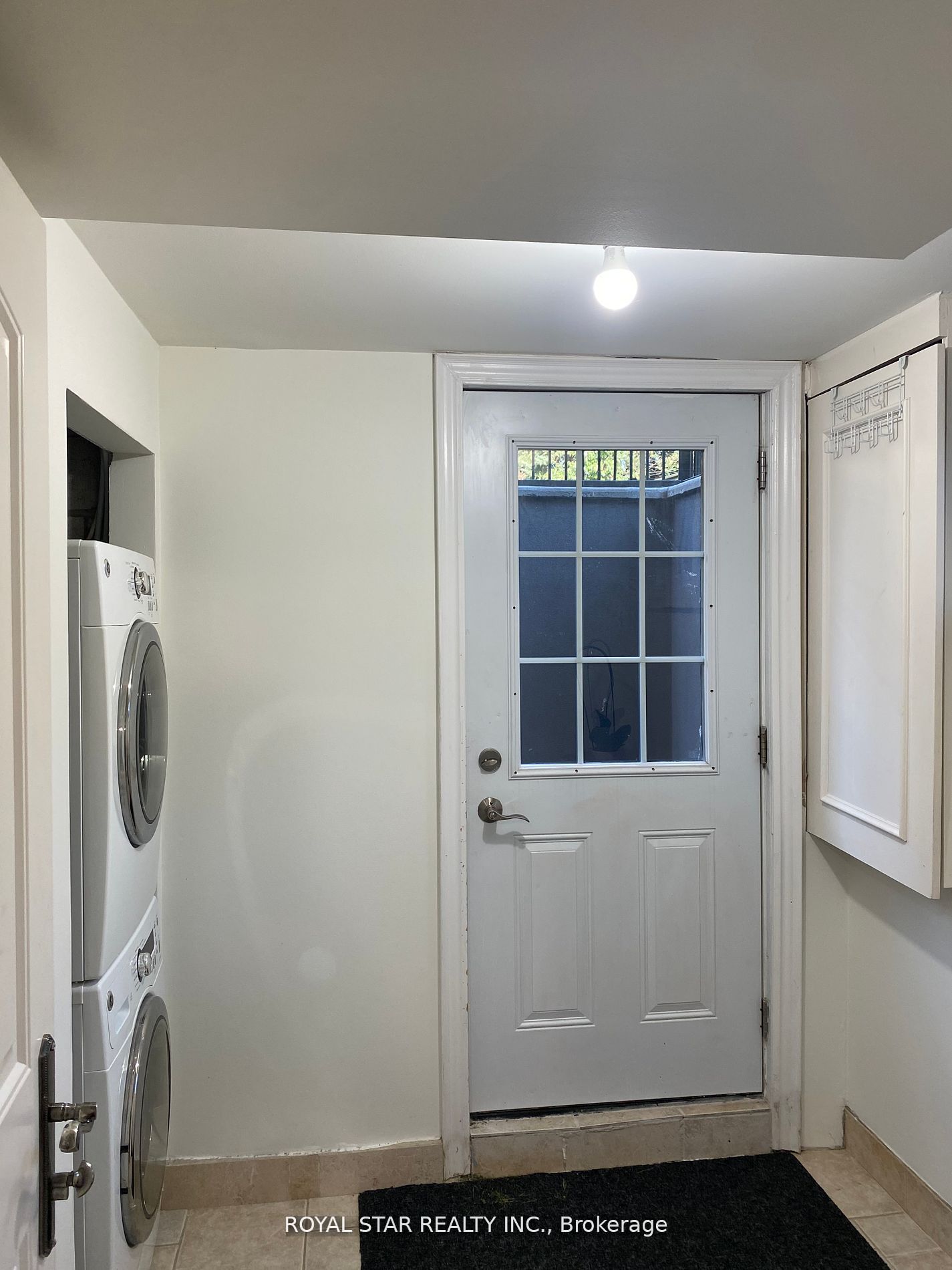 48 Sunnywood Crescent Bsmt Property Photo 8