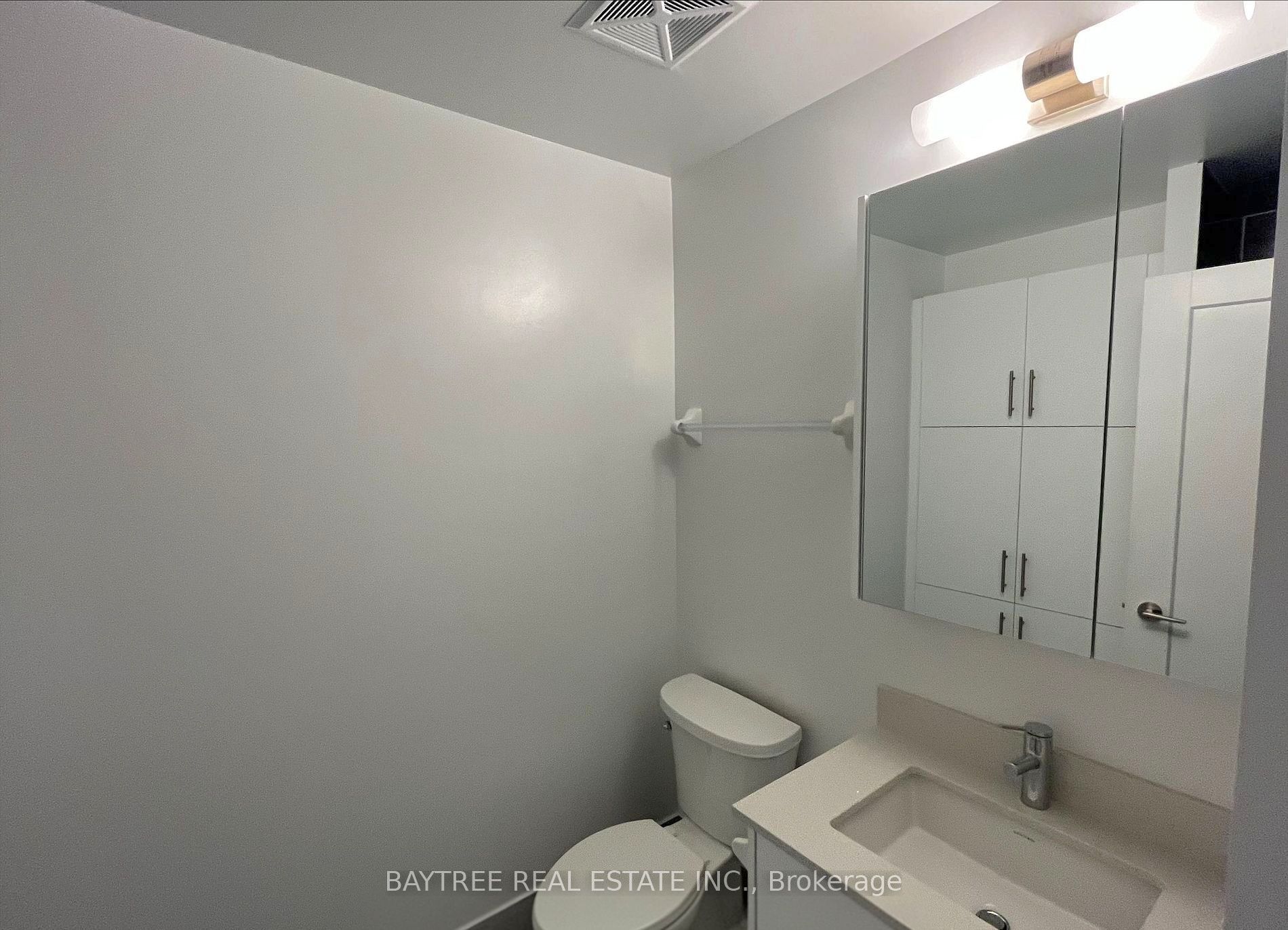 95 Oneida Crescent 812 Property Photo 6