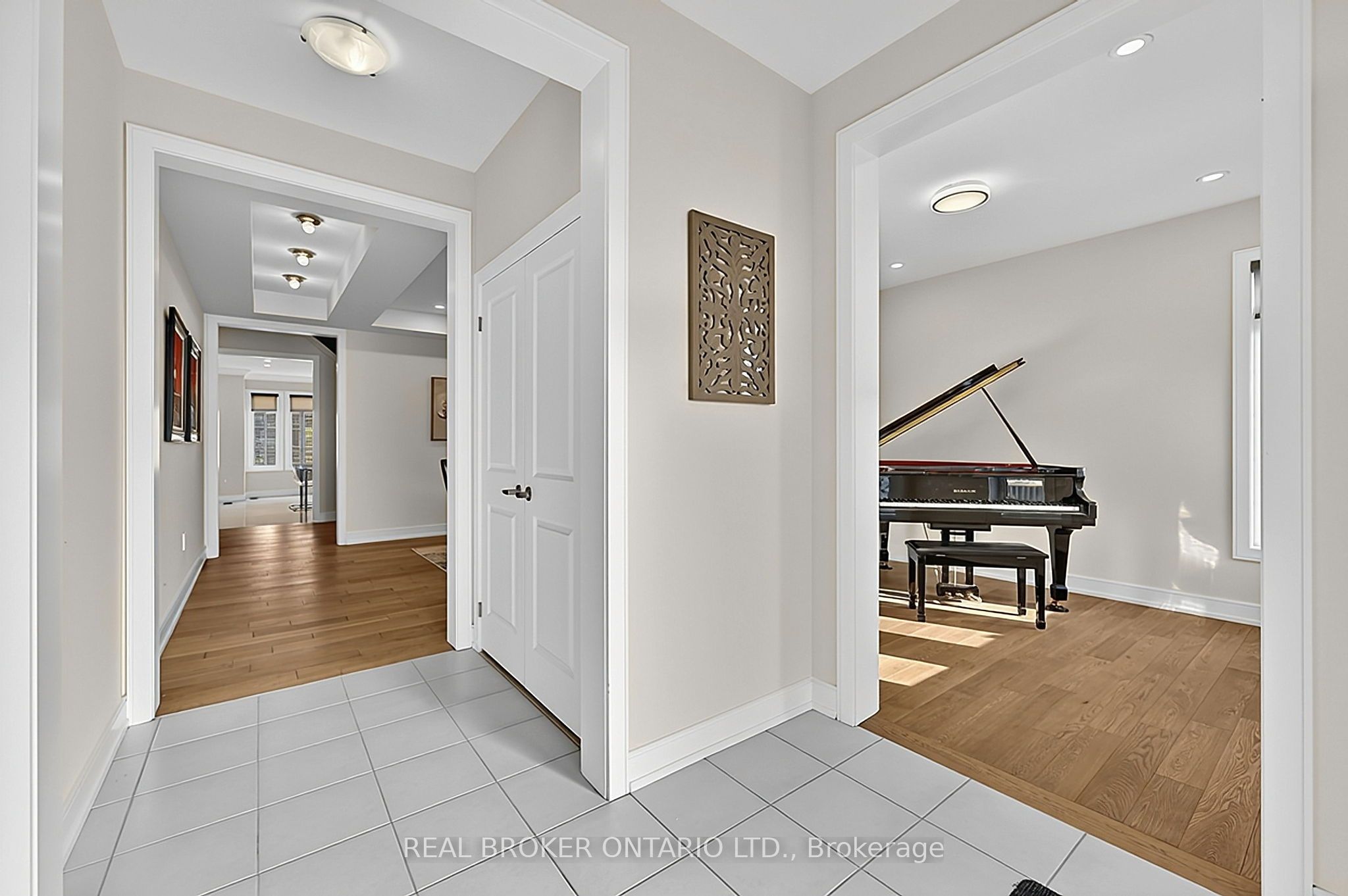 416 Seaview Heights Property Photo 3