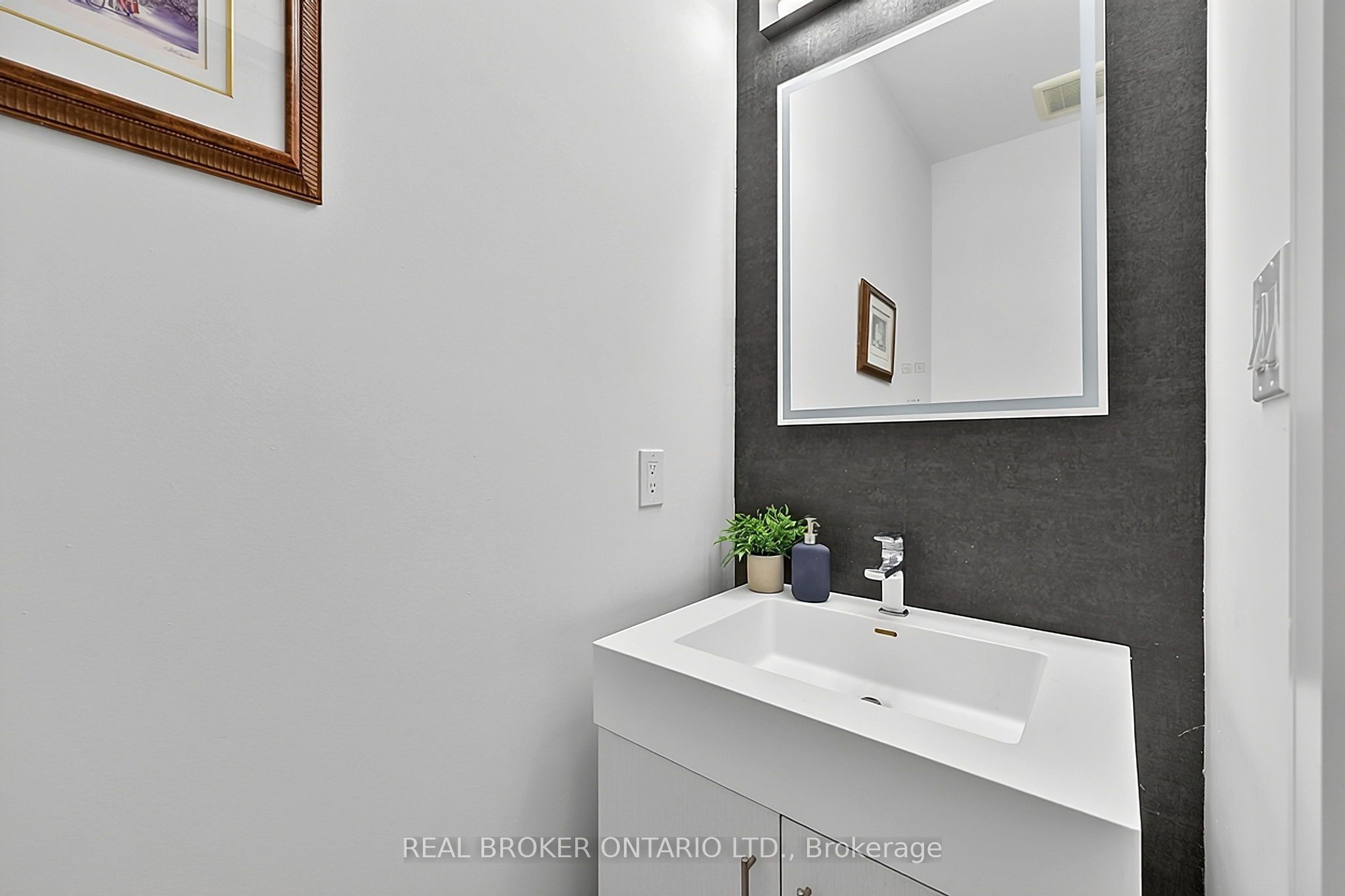 416 Seaview Heights Property Photo 18