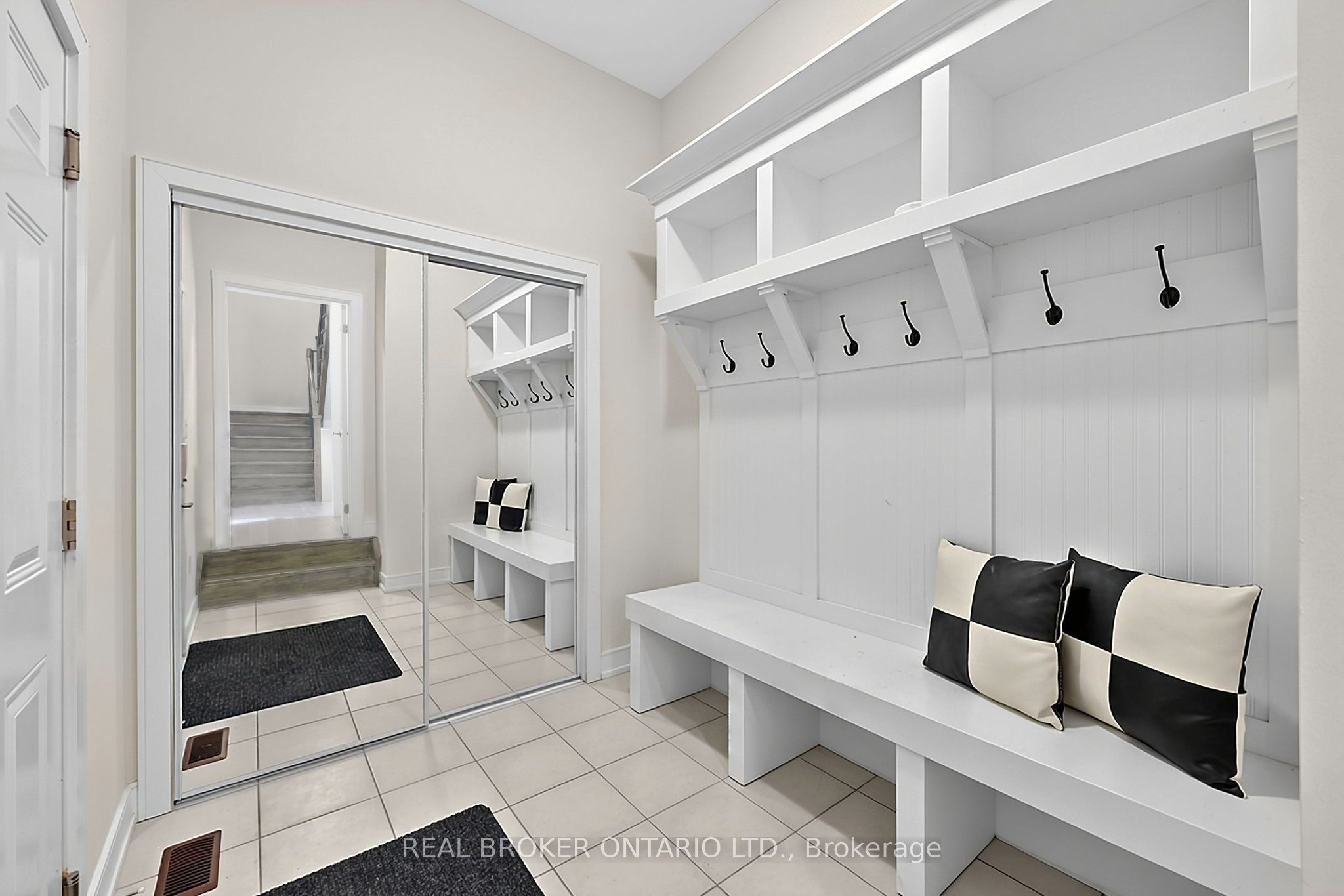 416 Seaview Heights Property Photo 19