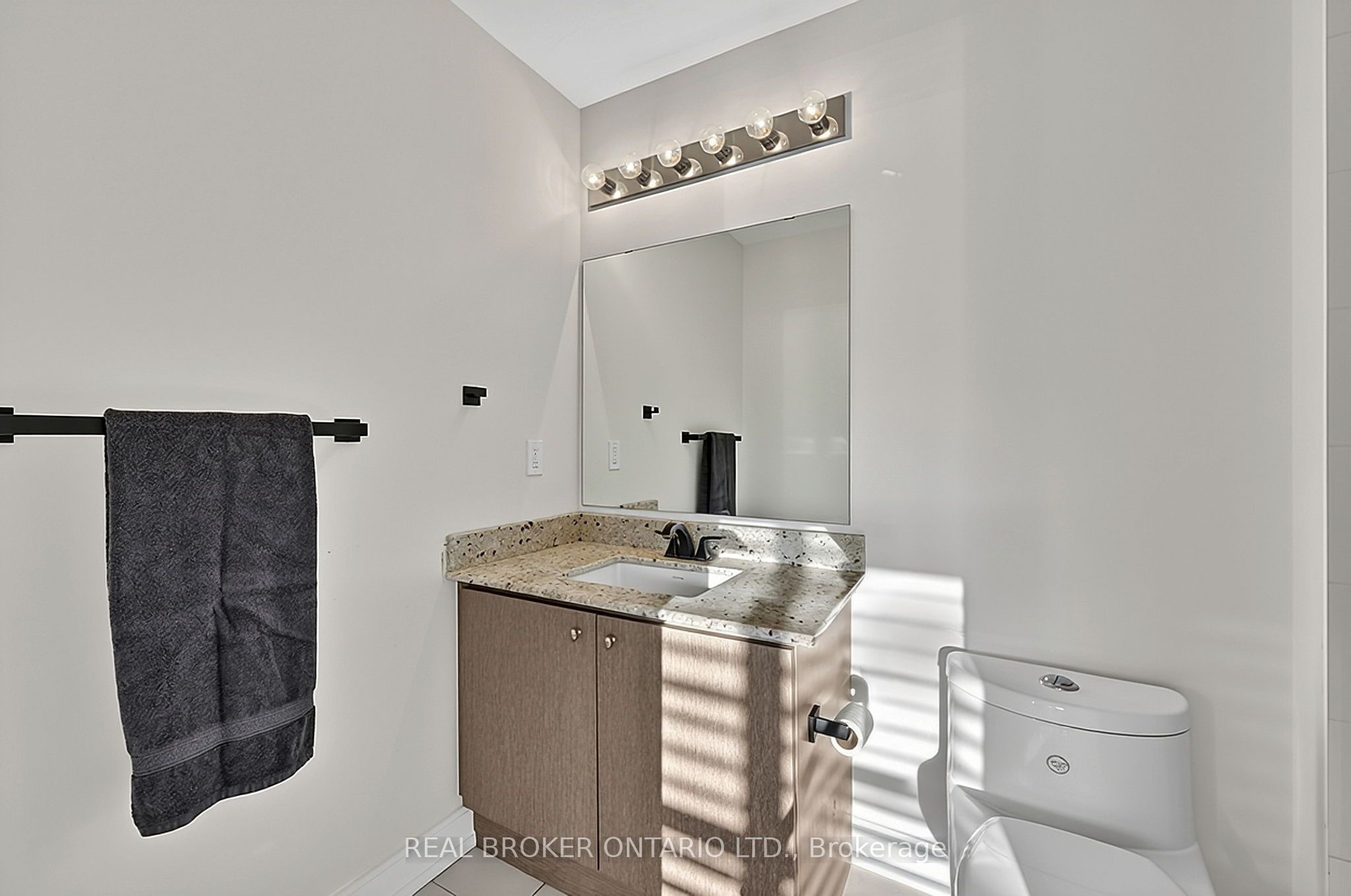 416 Seaview Heights Property Photo 27