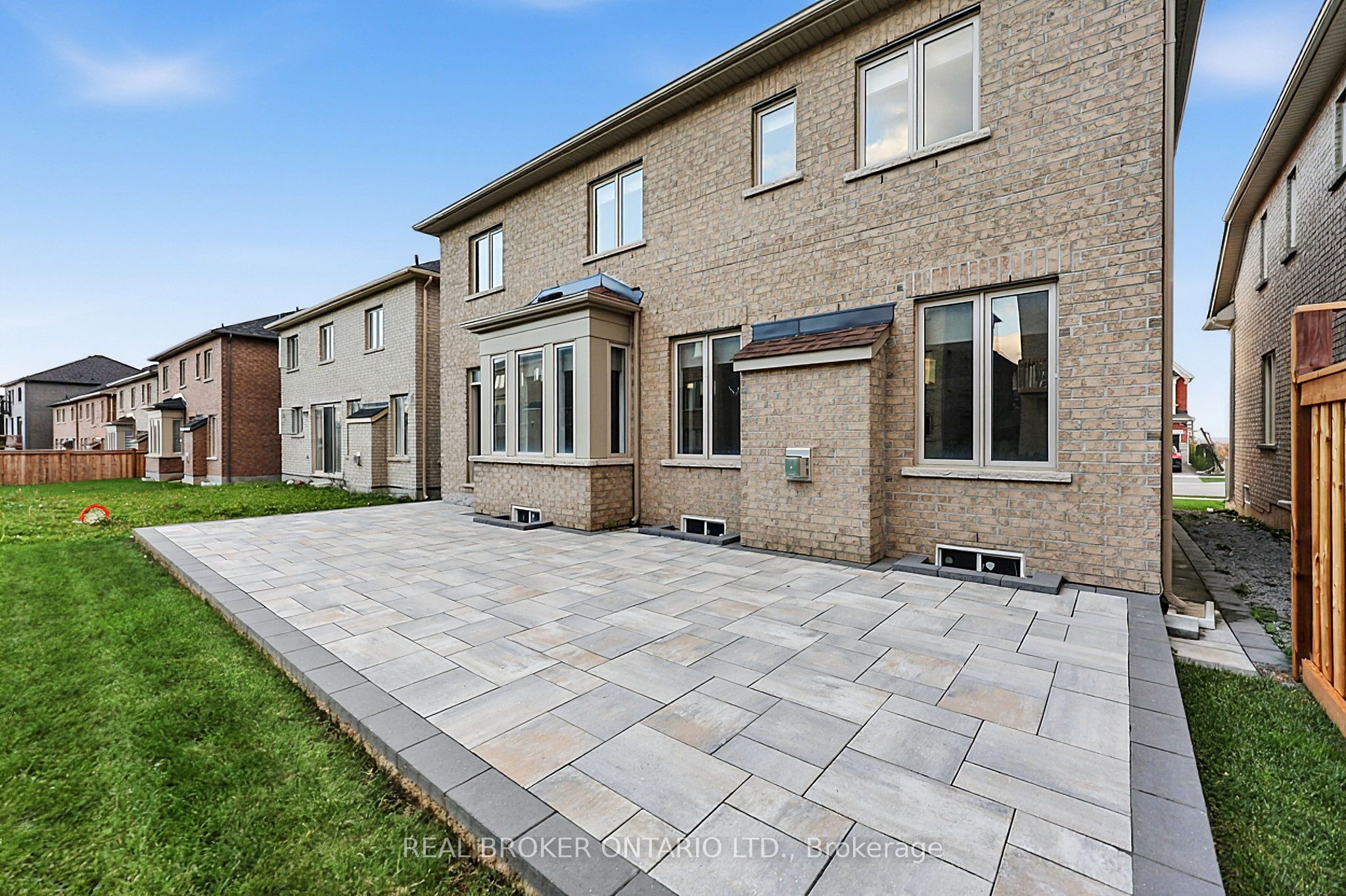 416 Seaview Heights Property Photo 35
