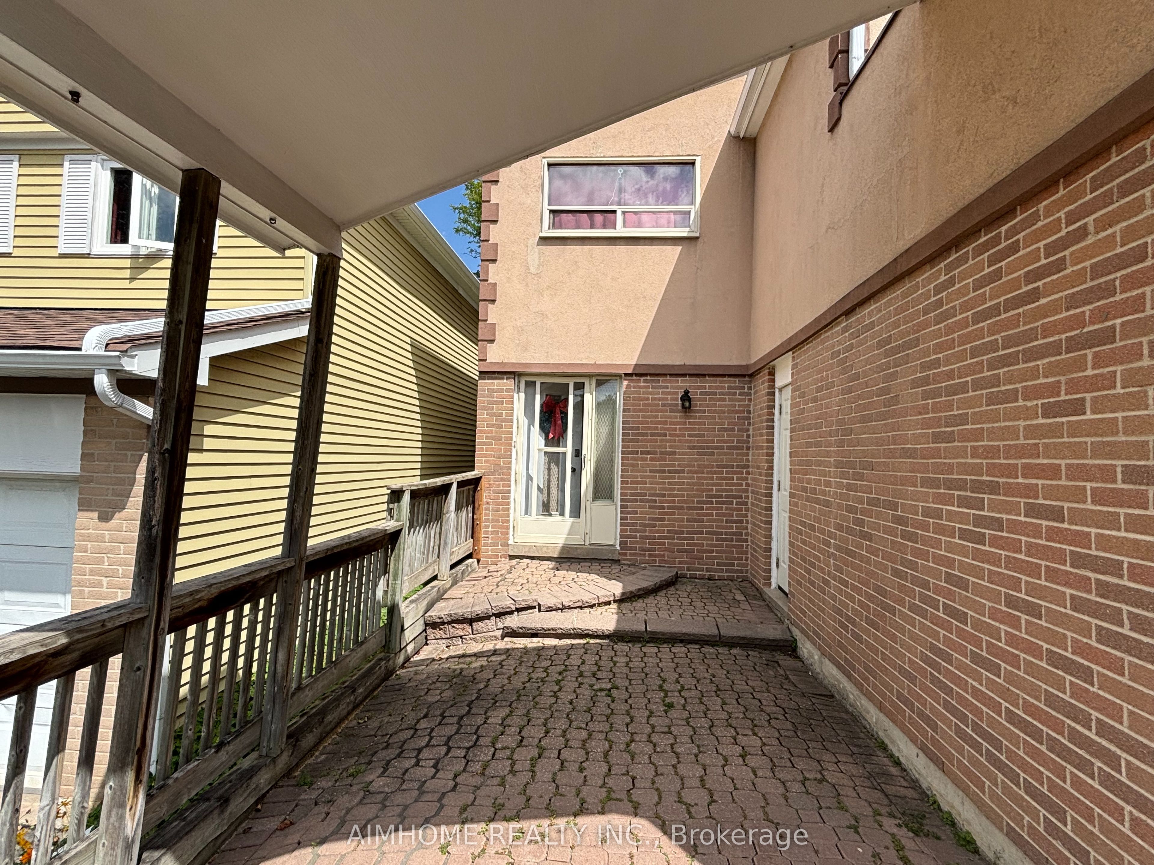 29 Snowshoe Crescent Property Photo 6