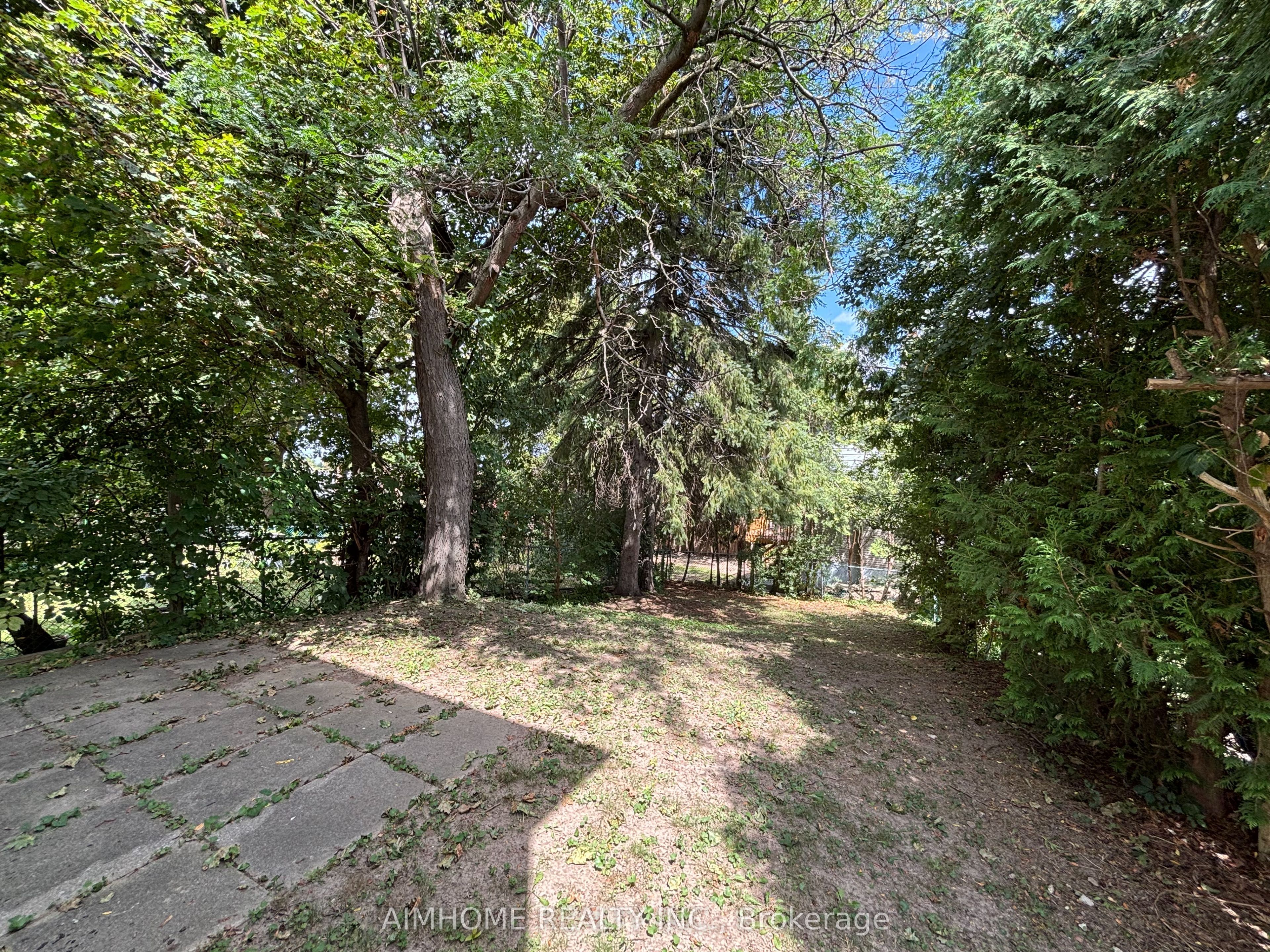 29 Snowshoe Crescent Property Photo 24