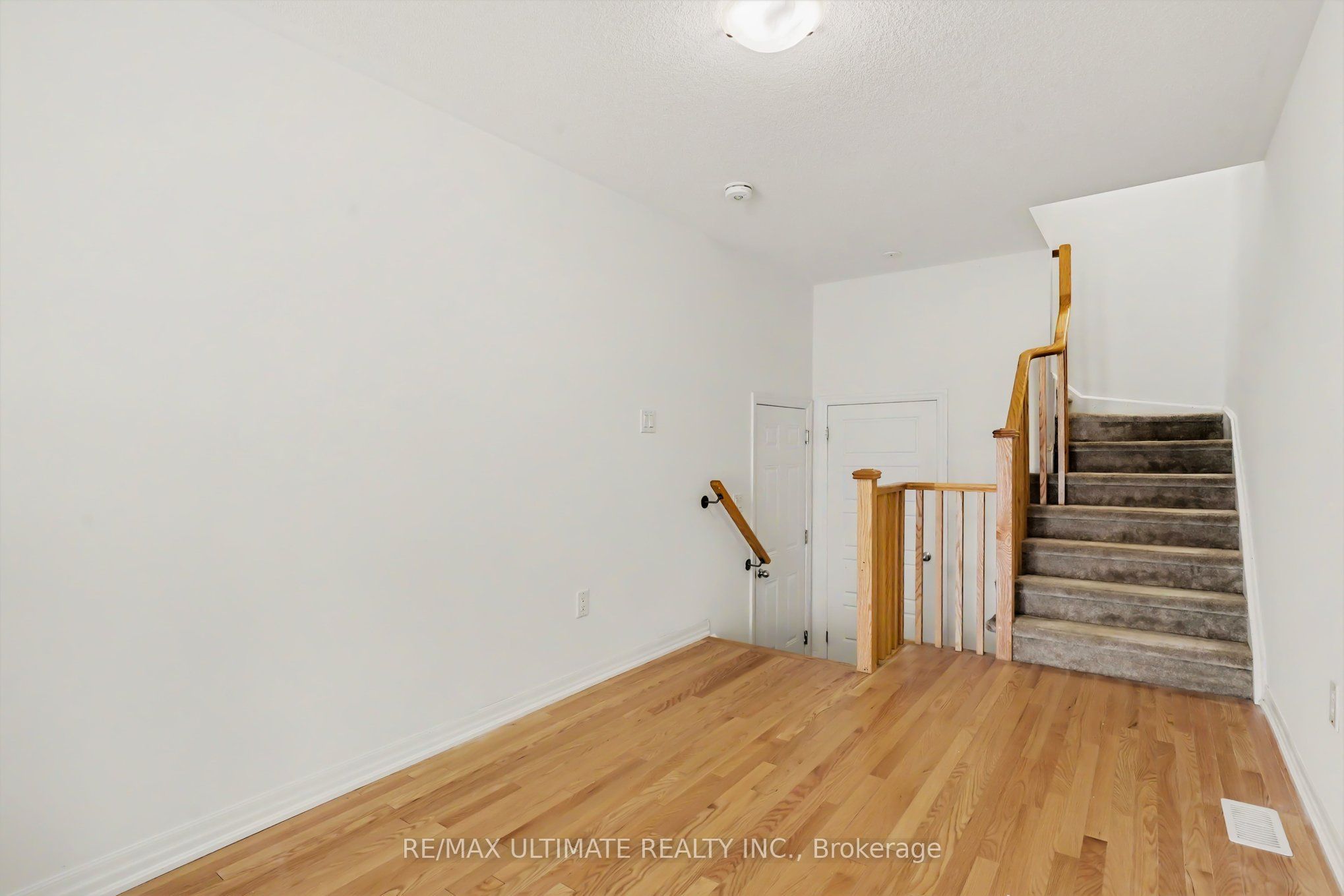 251 Vivant Street Property Photo 3