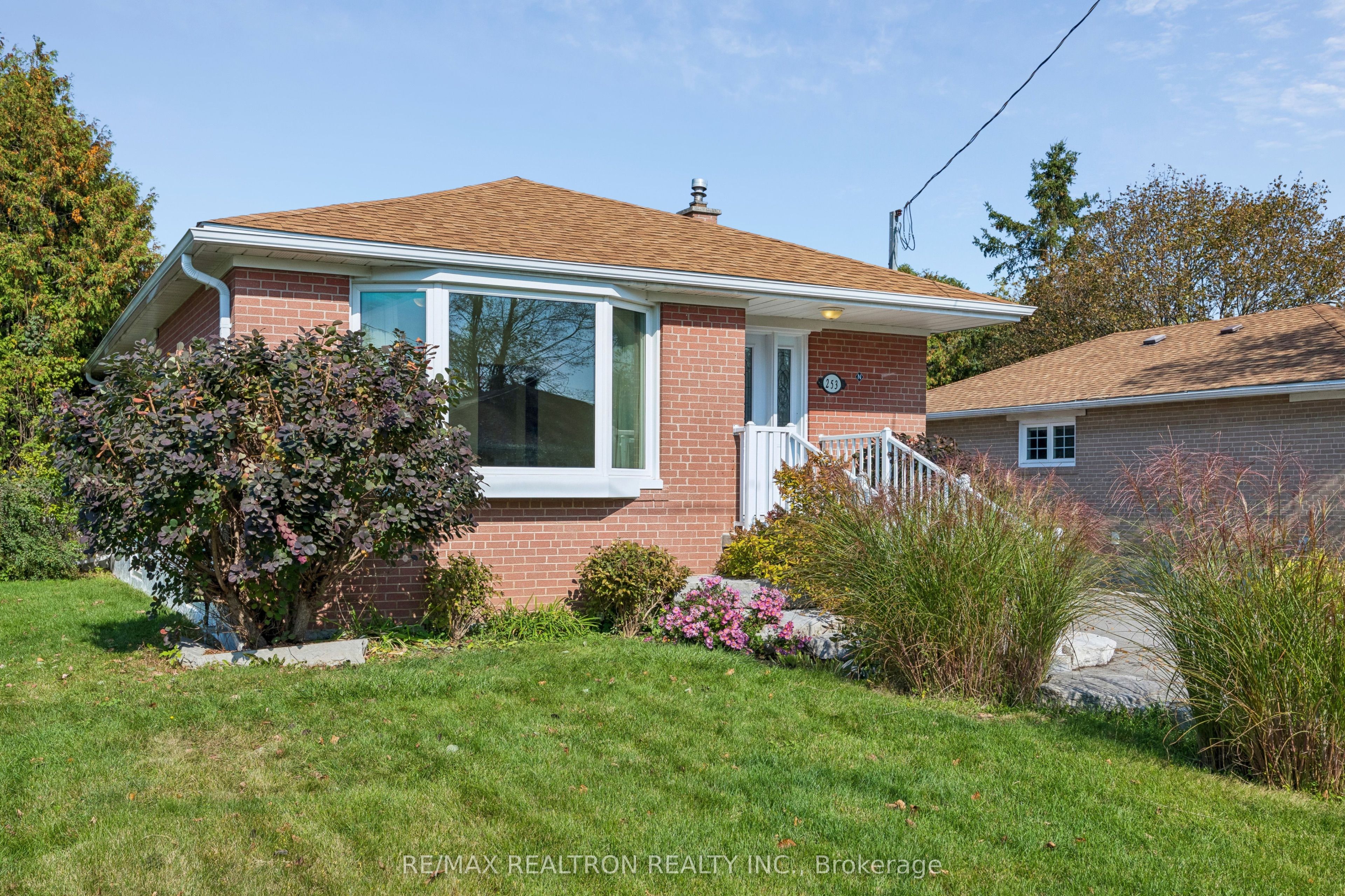 253 Silverbirch Drive