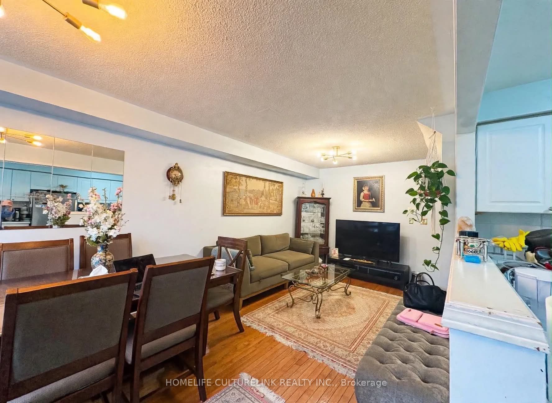 24 Cape Breton Court Property Photo 2