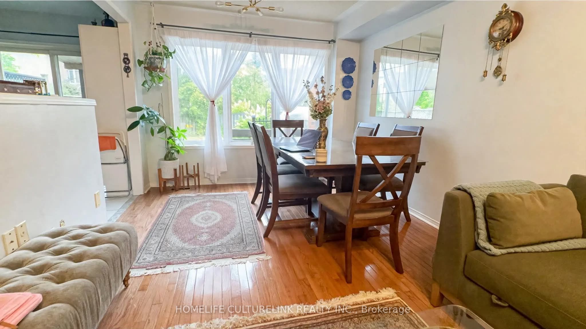 24 Cape Breton Court Property Photo 4