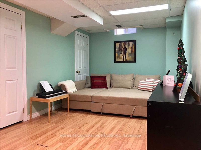 24 Cape Breton Court Property Photo 10