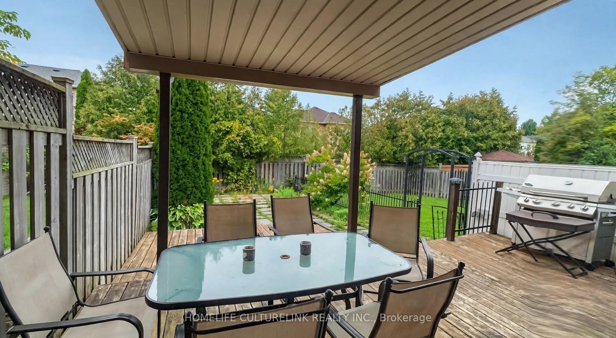 24 Cape Breton Court Property Photo 11